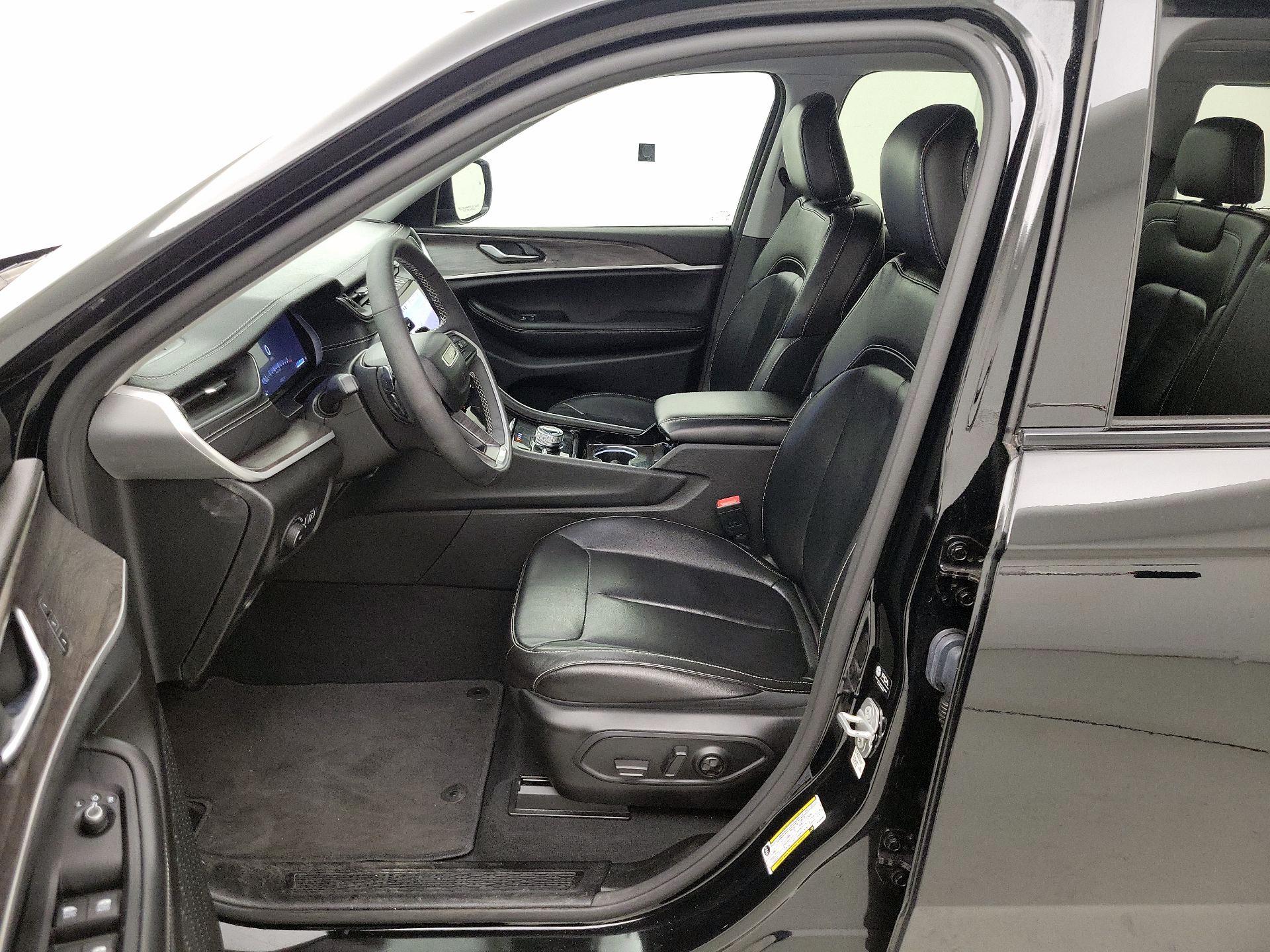 Thumbnail: 2023 Jeep Grand Cherokee - 11