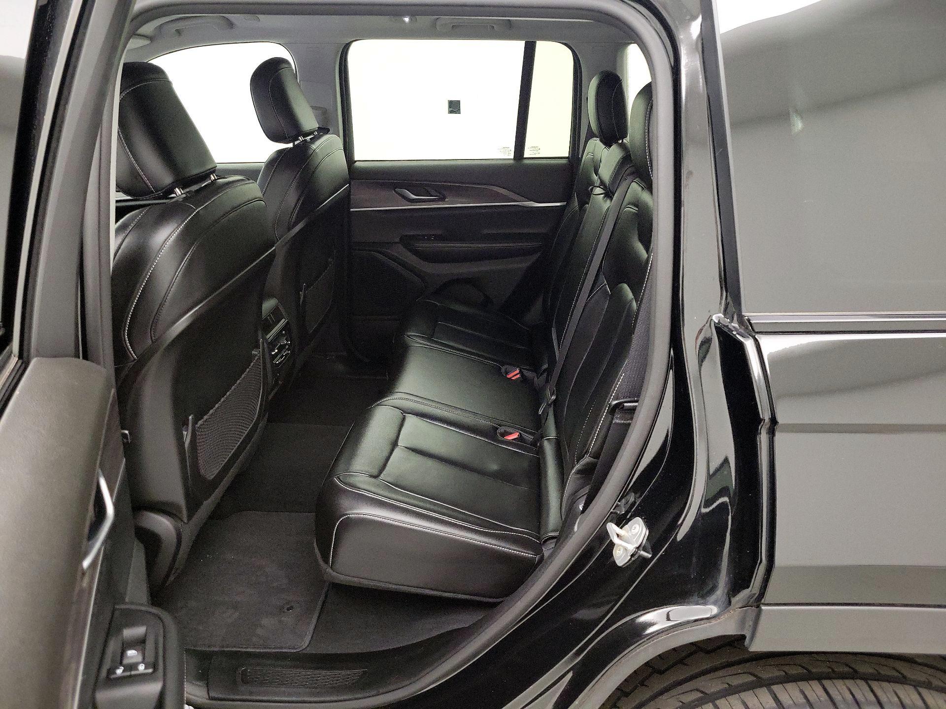 Thumbnail: 2023 Jeep Grand Cherokee - 20