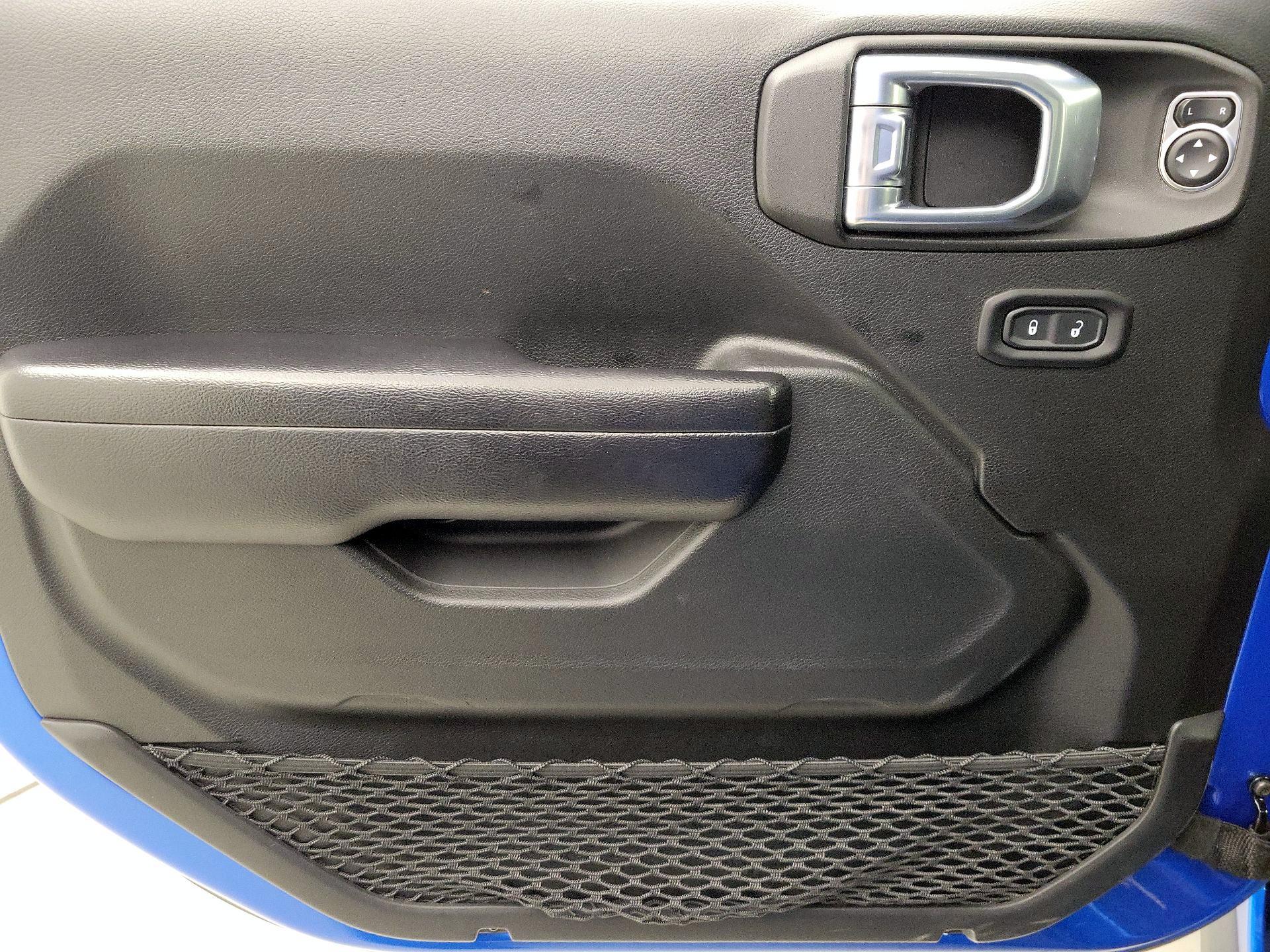 Thumbnail: 2021 Jeep Gladiator - 12