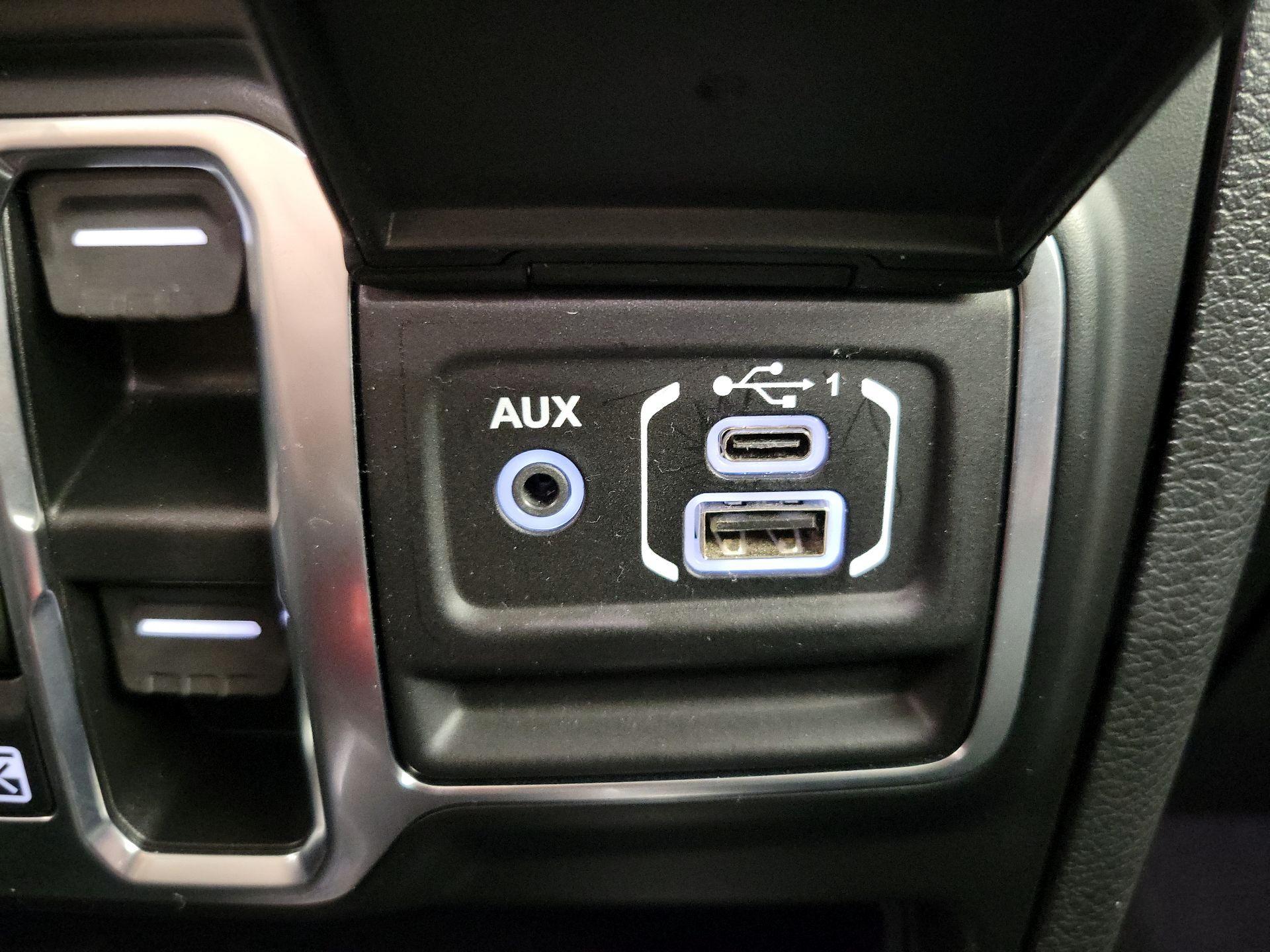 Thumbnail: 2021 Jeep Gladiator - 18