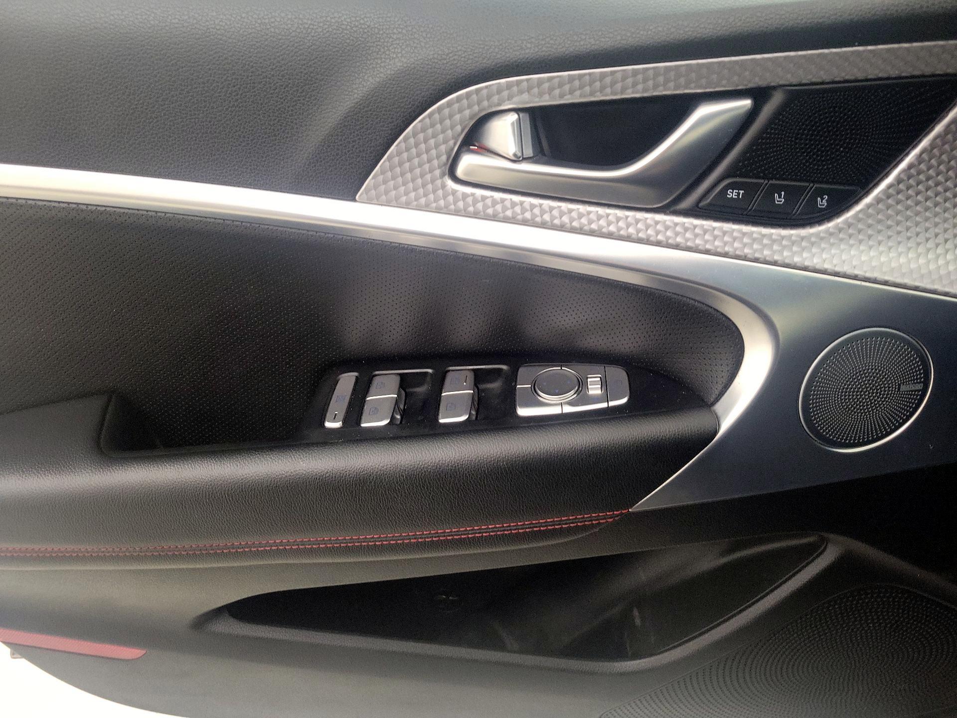 Thumbnail: 2023 Genesis G70 - 12