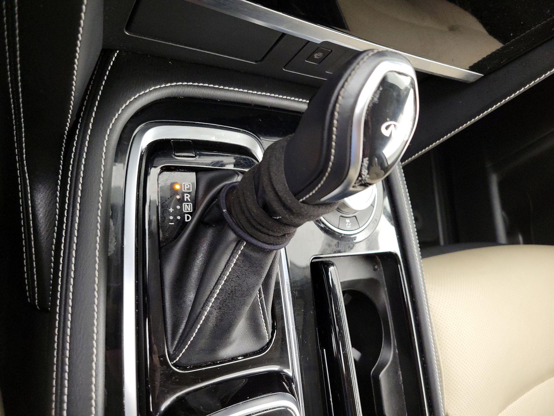 Thumbnail: 2023 INFINITI QX80 - 18