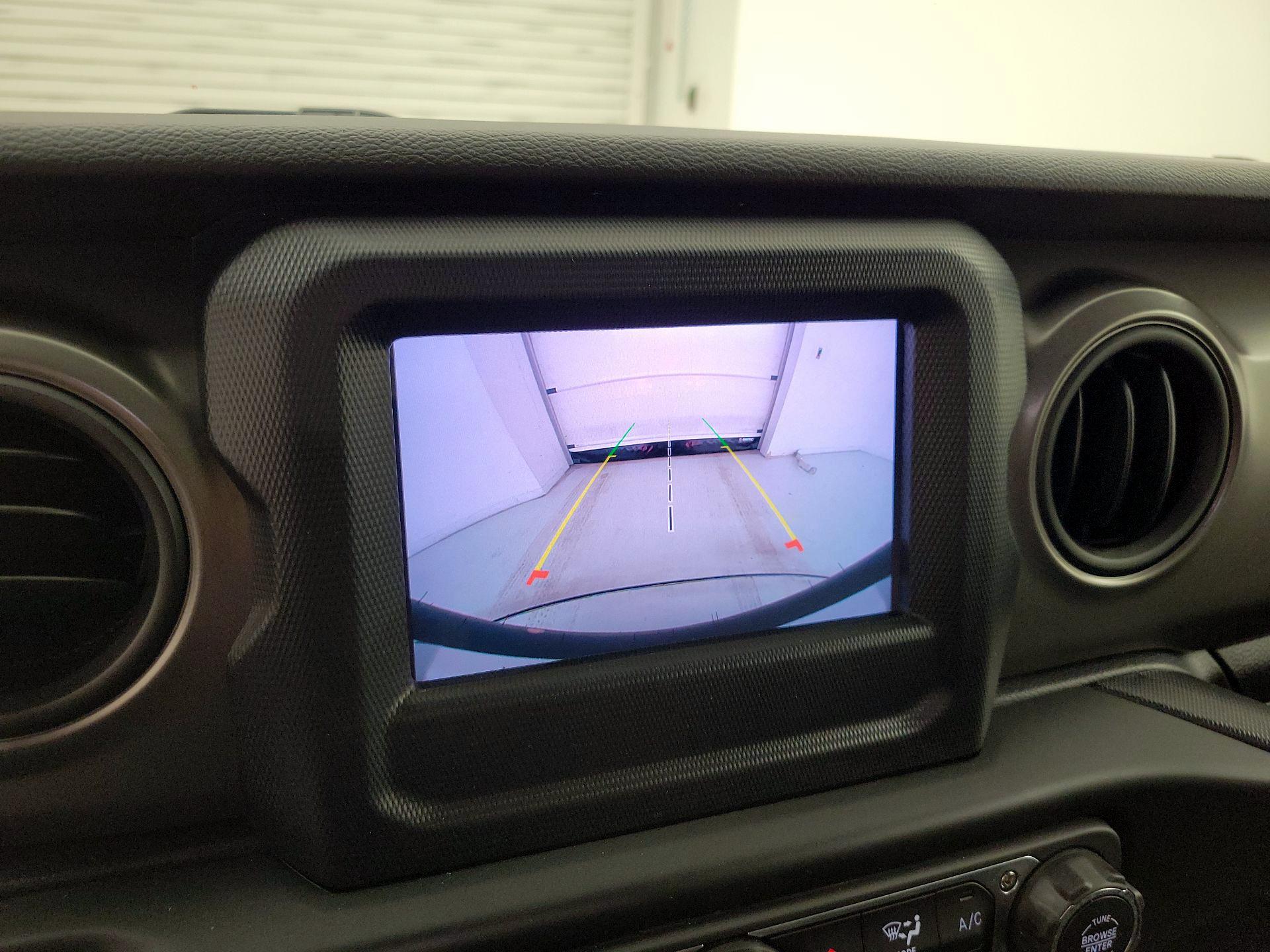 Thumbnail: 2022 Jeep Wrangler - 14