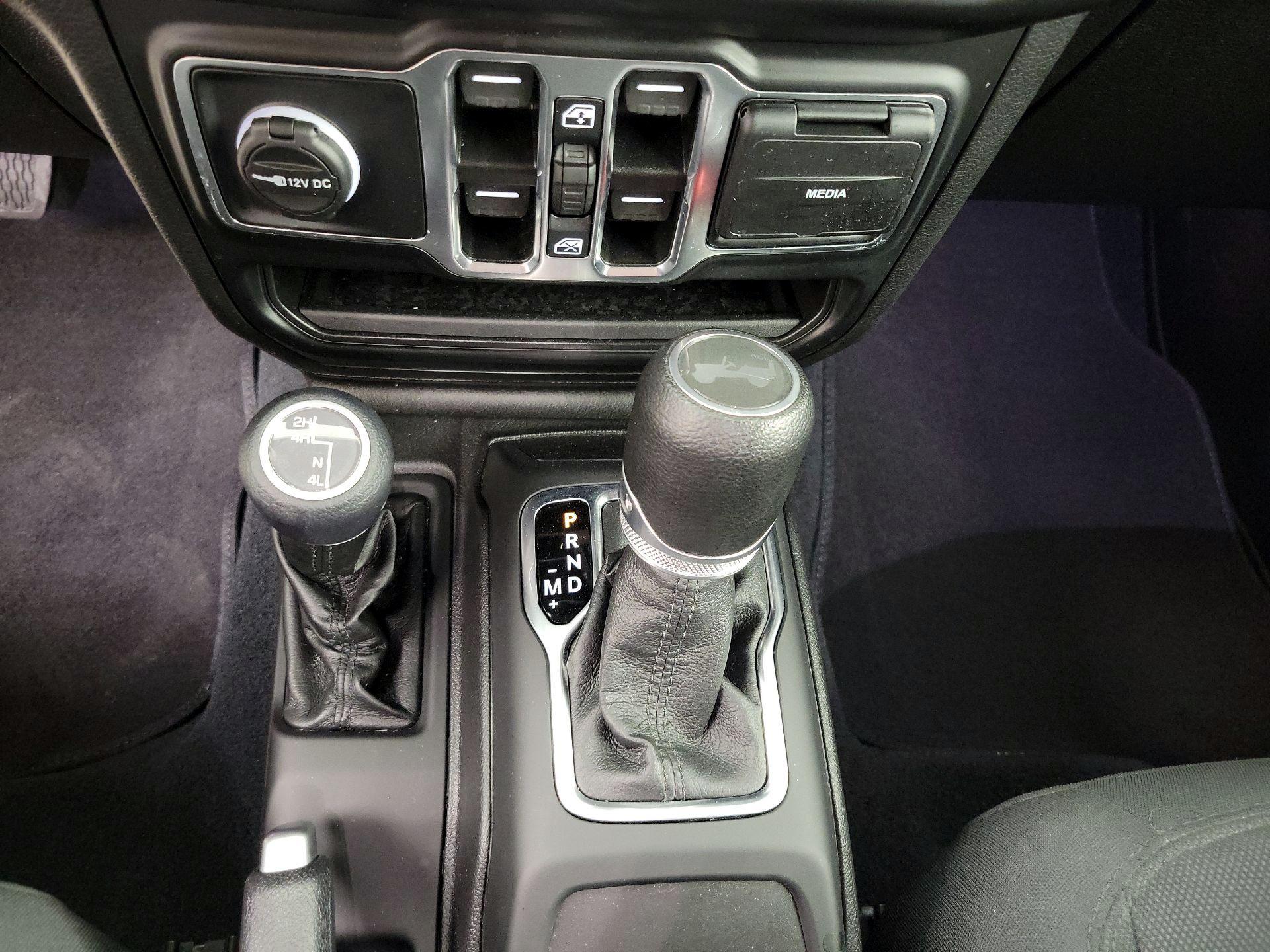 Thumbnail: 2022 Jeep Wrangler - 17