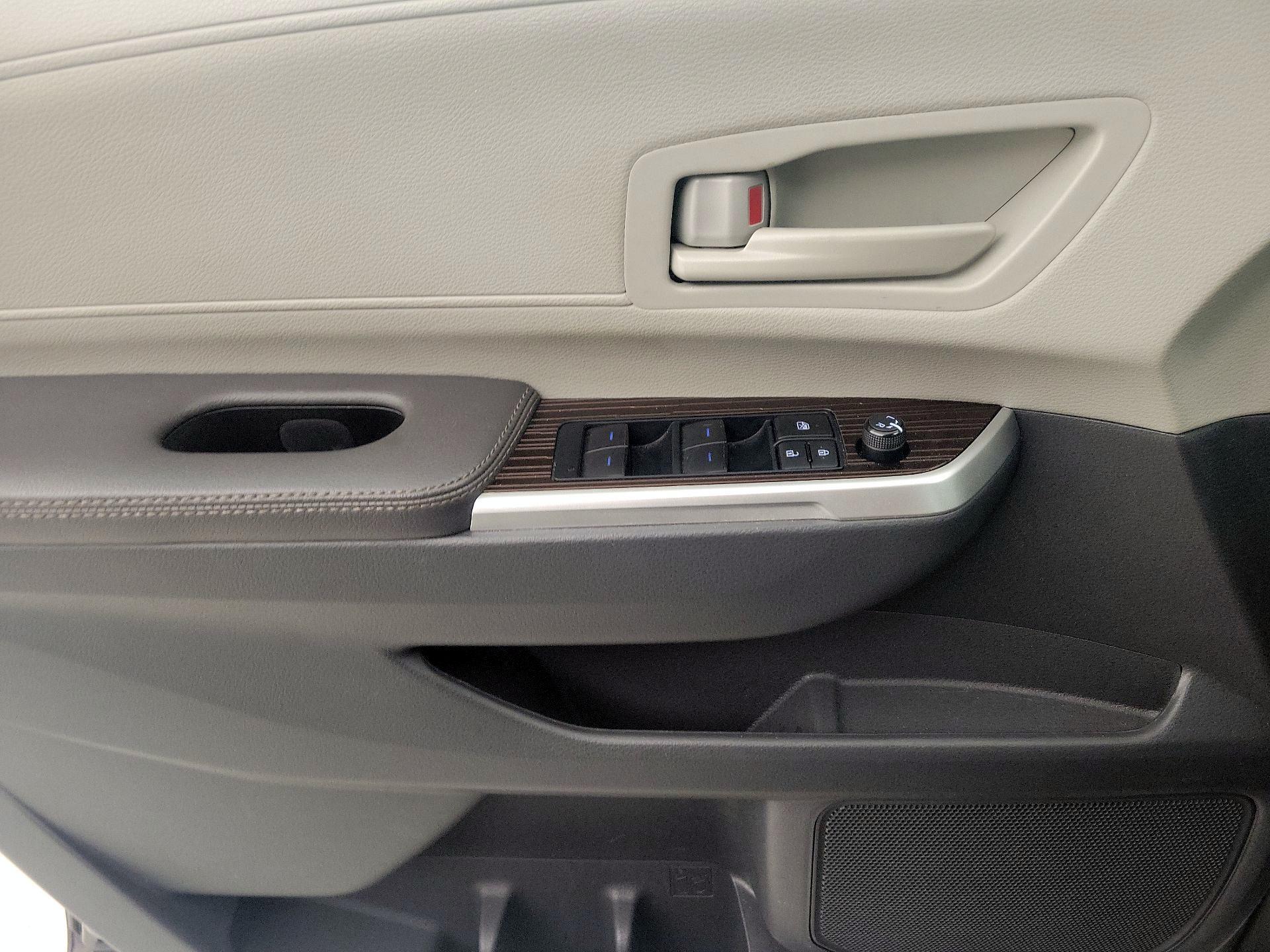 Thumbnail: 2024 Toyota Sienna - 12