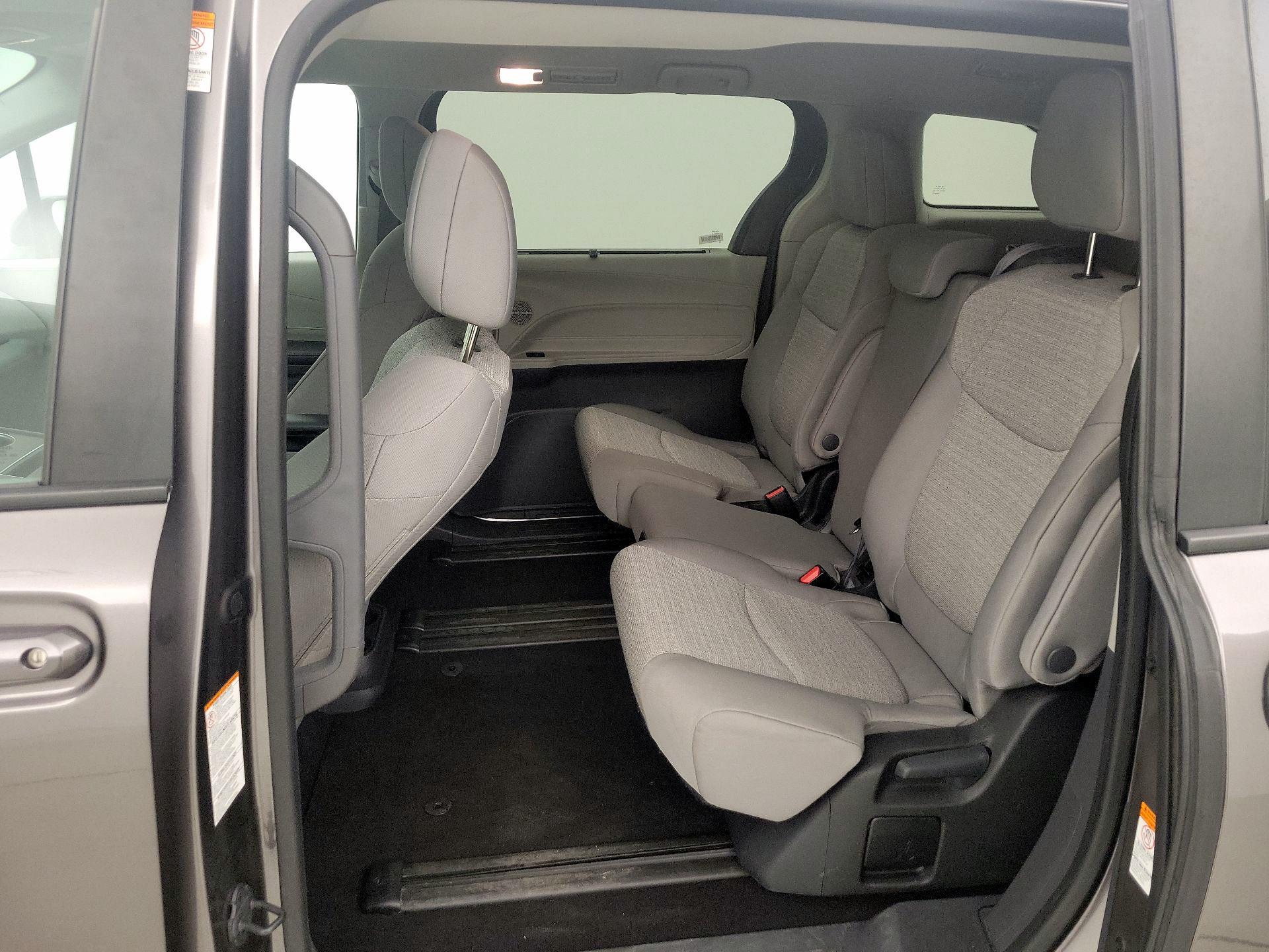 Thumbnail: 2024 Toyota Sienna - 18