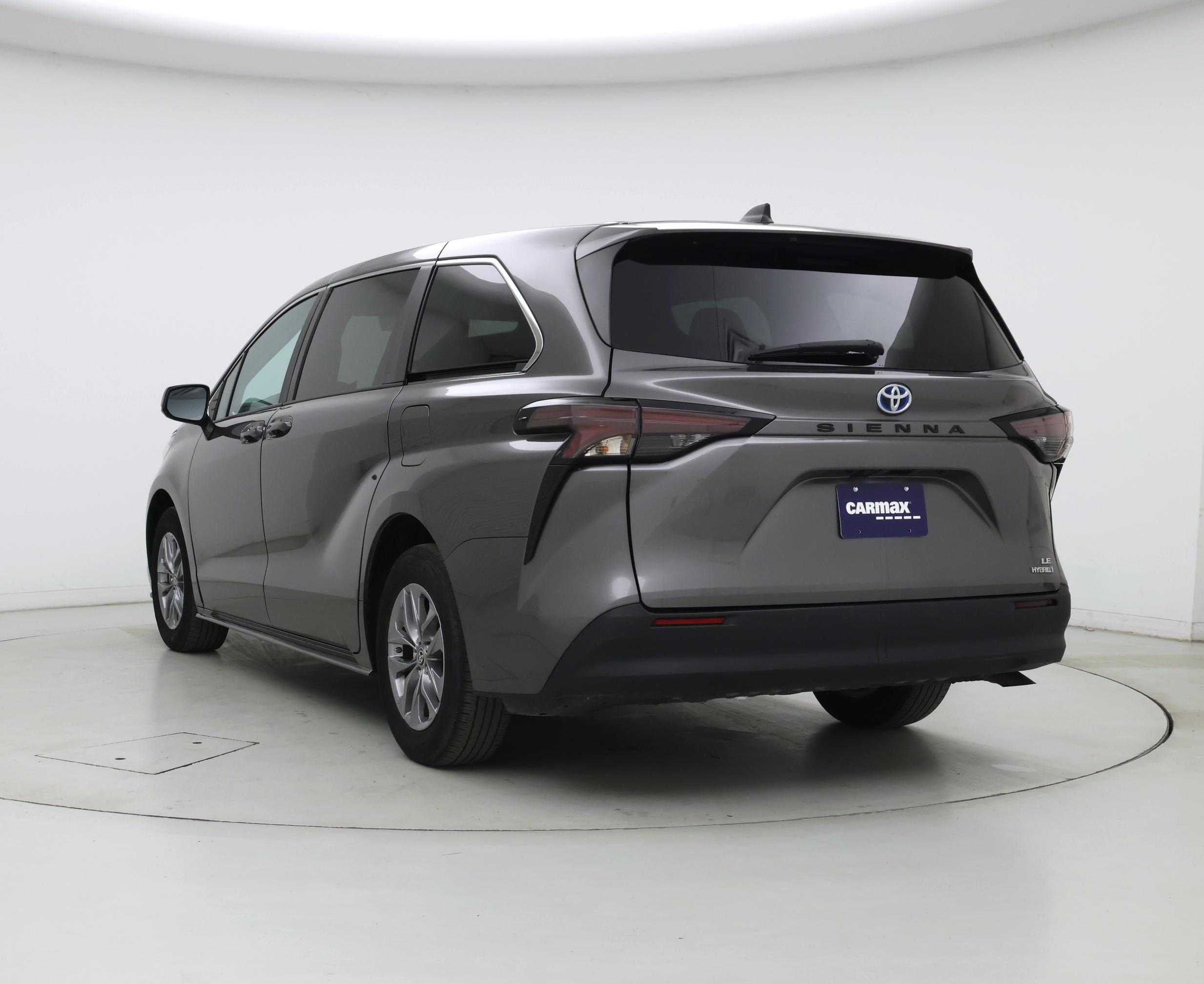 Thumbnail: 2024 Toyota Sienna - 2