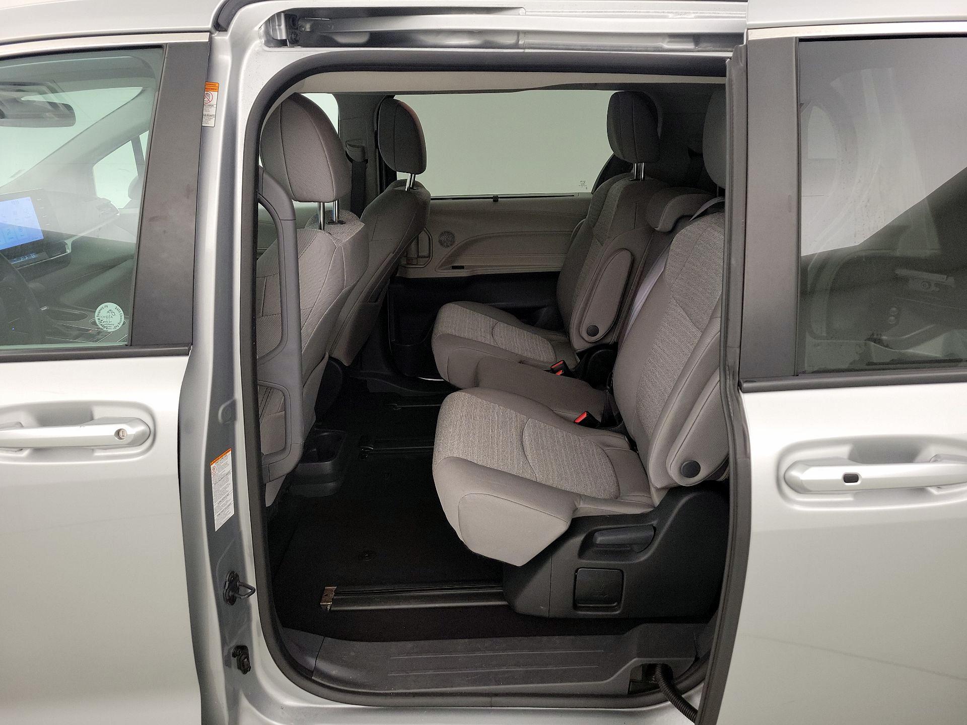 Thumbnail: 2024 Toyota Sienna - 19