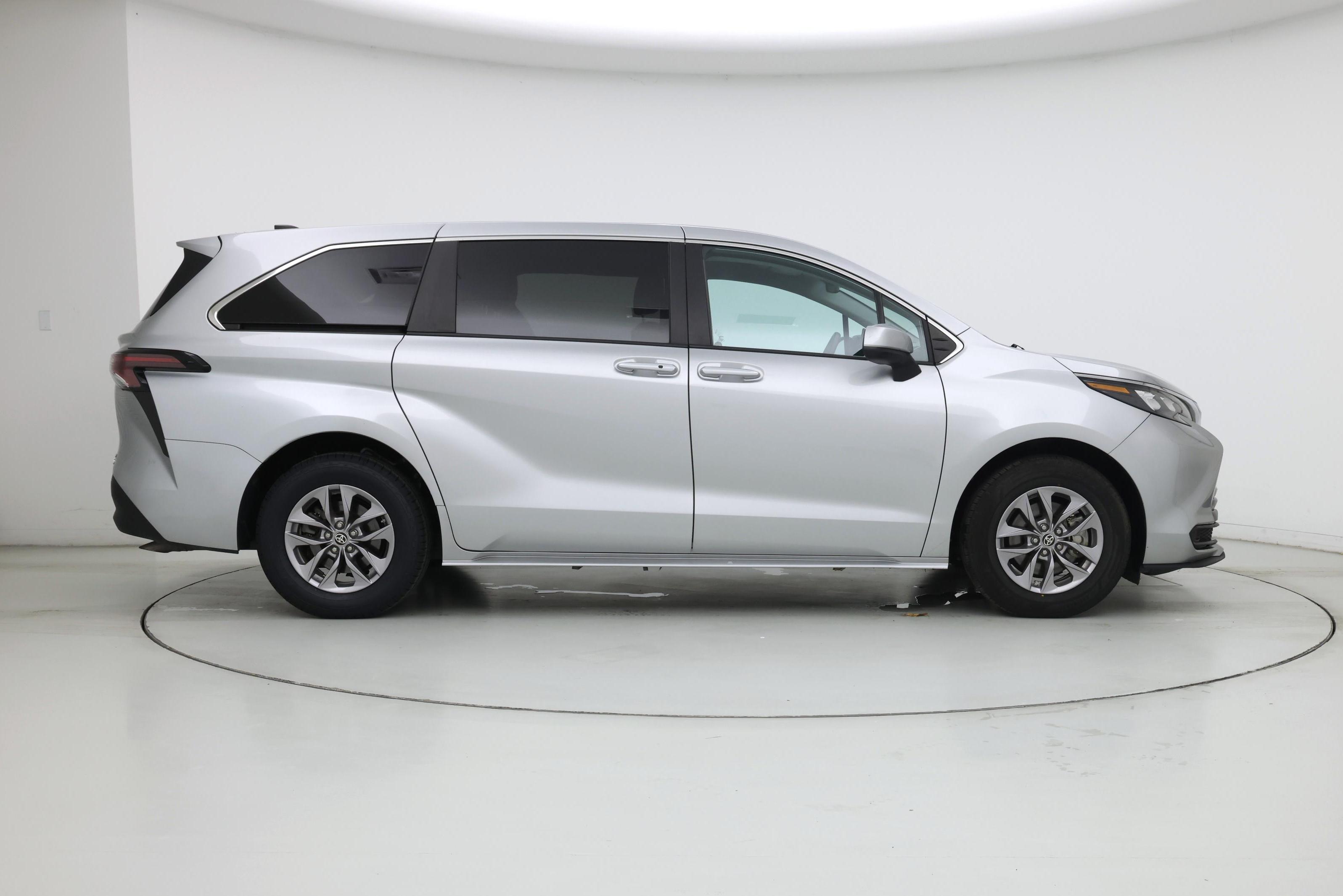 Thumbnail: 2024 Toyota Sienna - 7