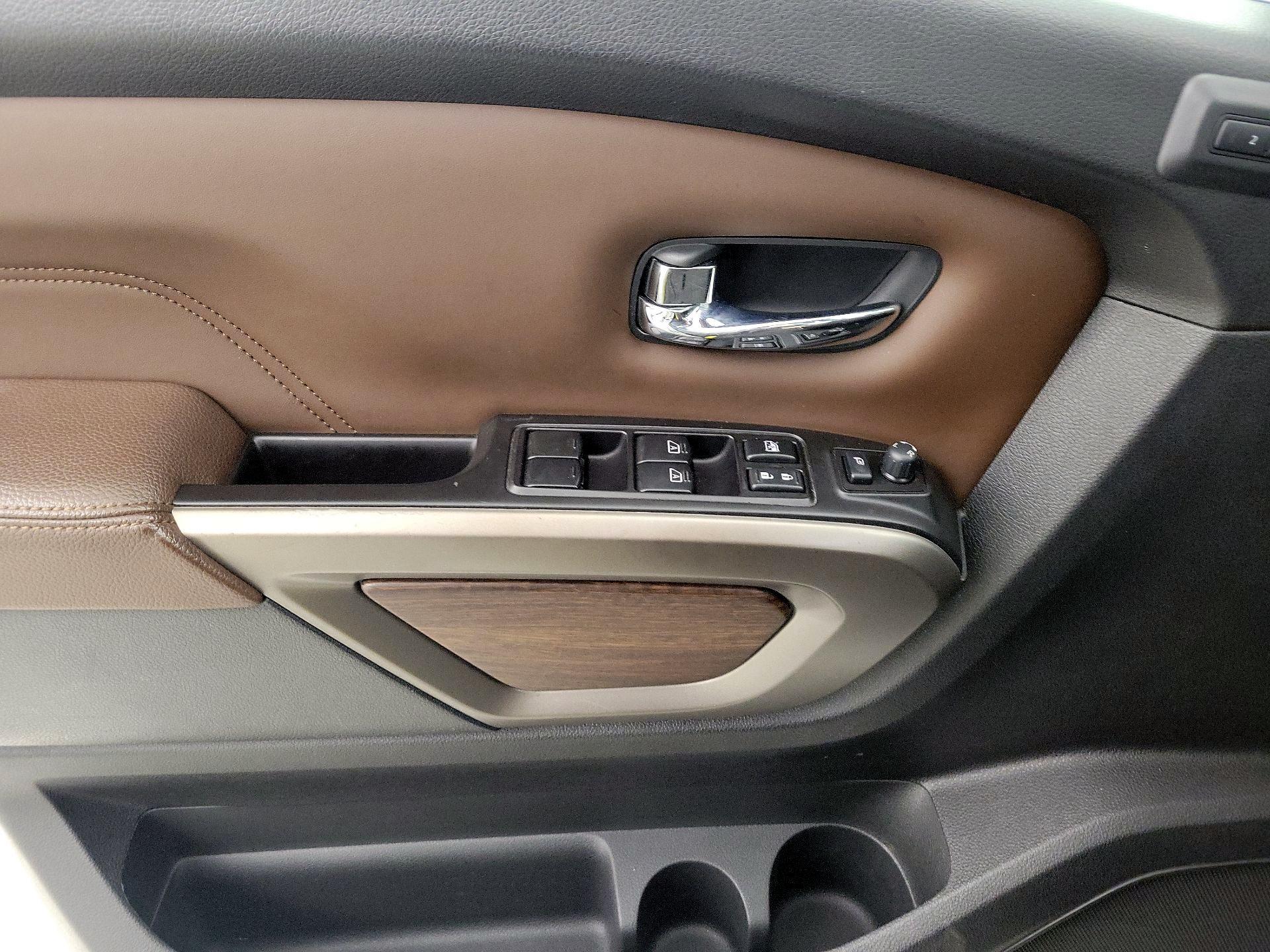 Thumbnail: 2020 Nissan Titan - 12