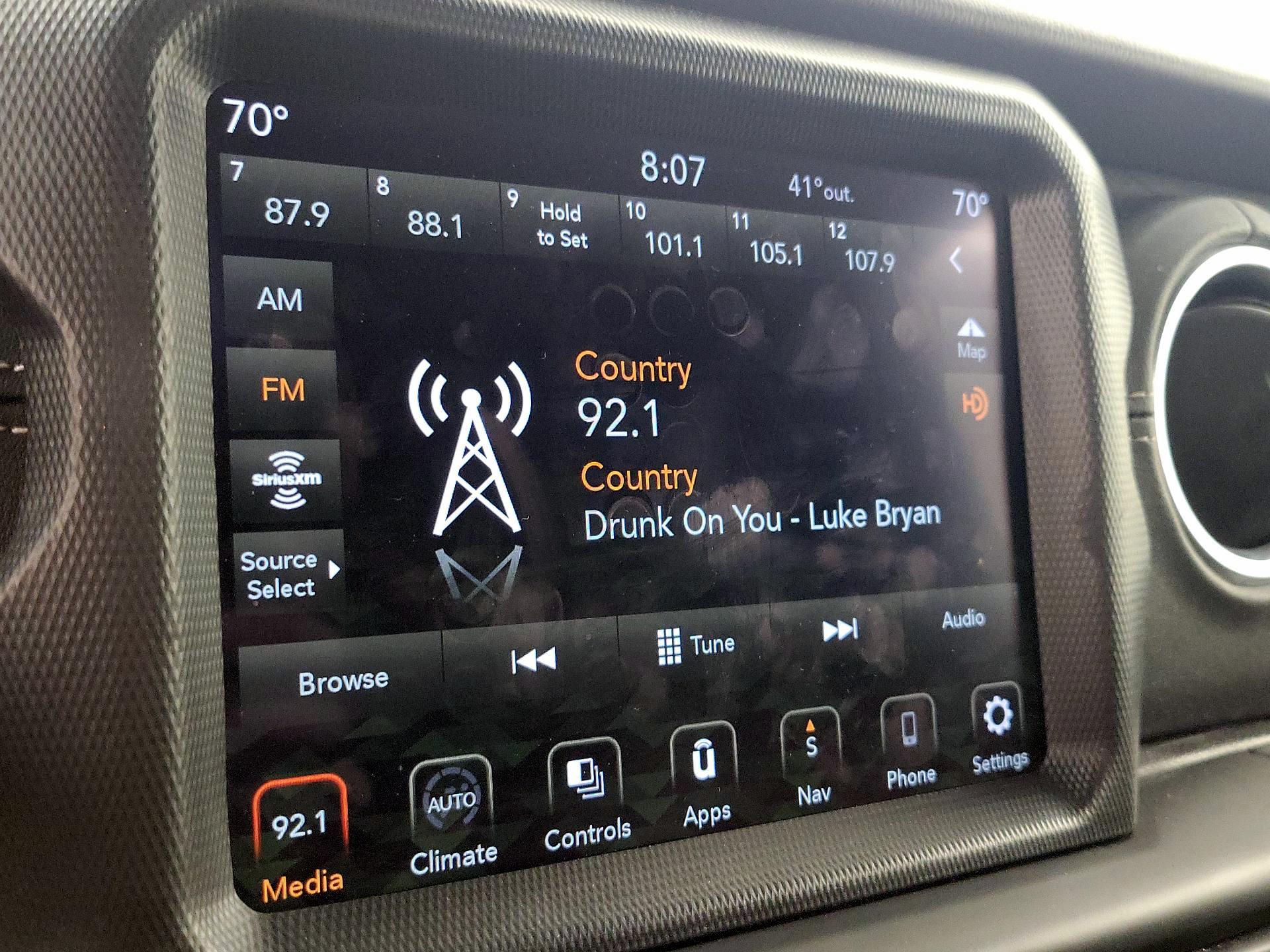 Thumbnail: 2022 Jeep Wrangler - 16