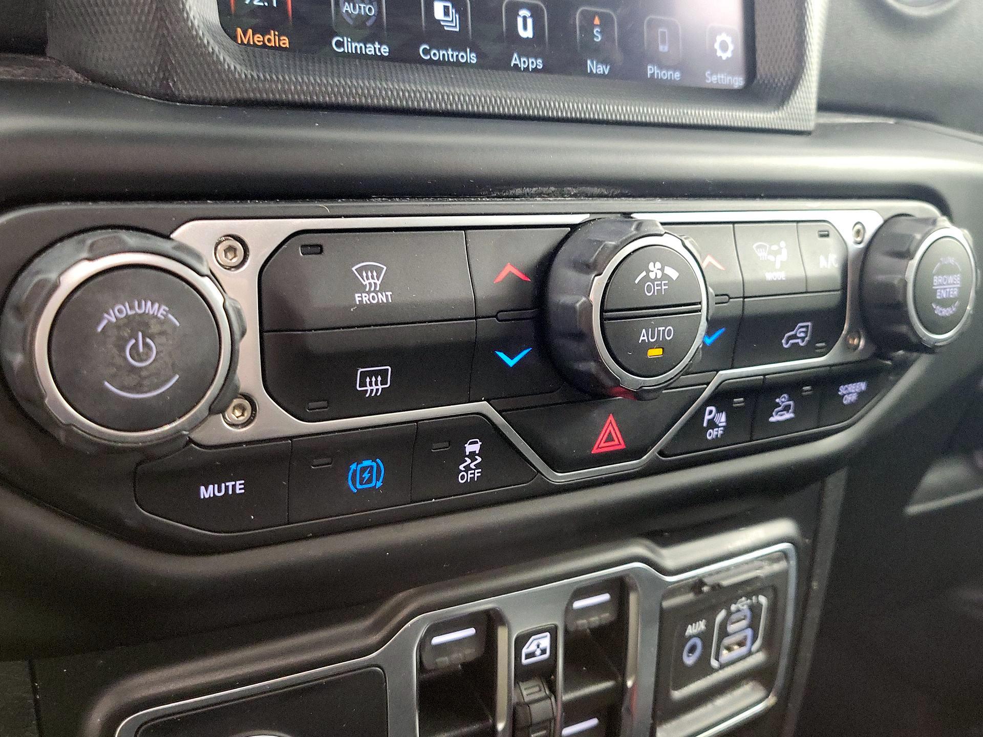 Thumbnail: 2022 Jeep Wrangler - 17