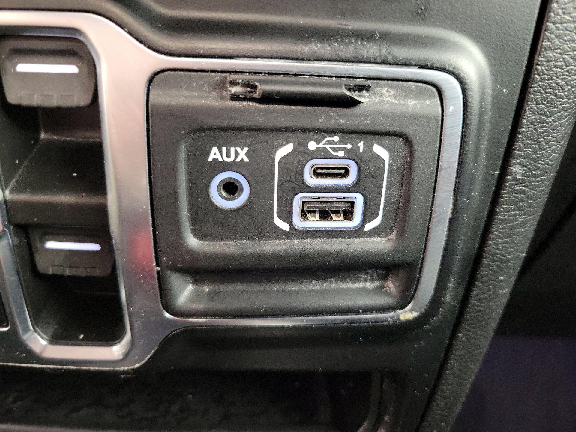 Thumbnail: 2022 Jeep Wrangler - 19