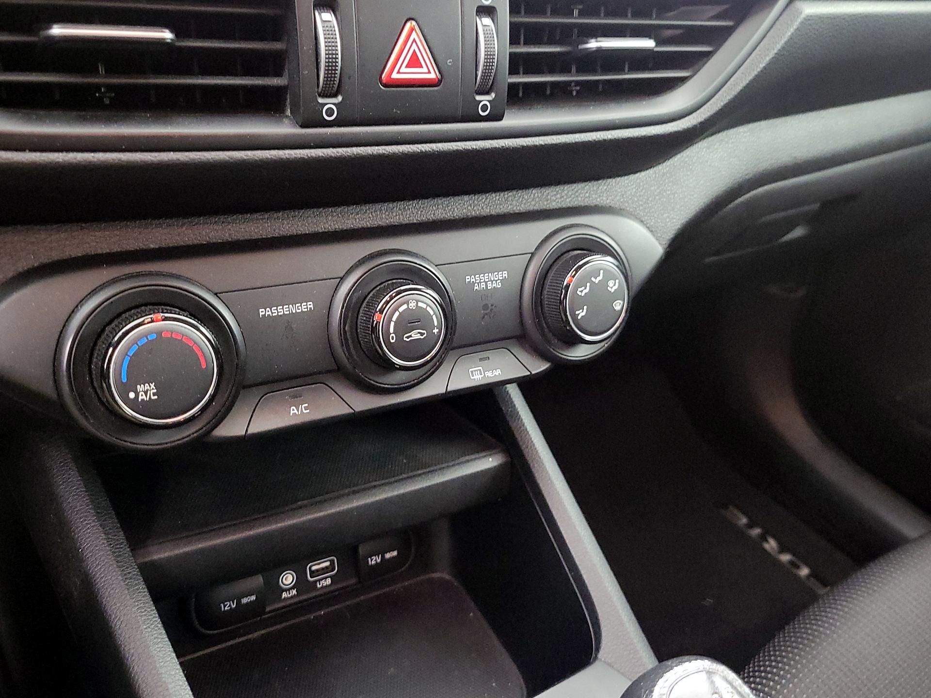 Thumbnail: 2020 Kia Forte - 16