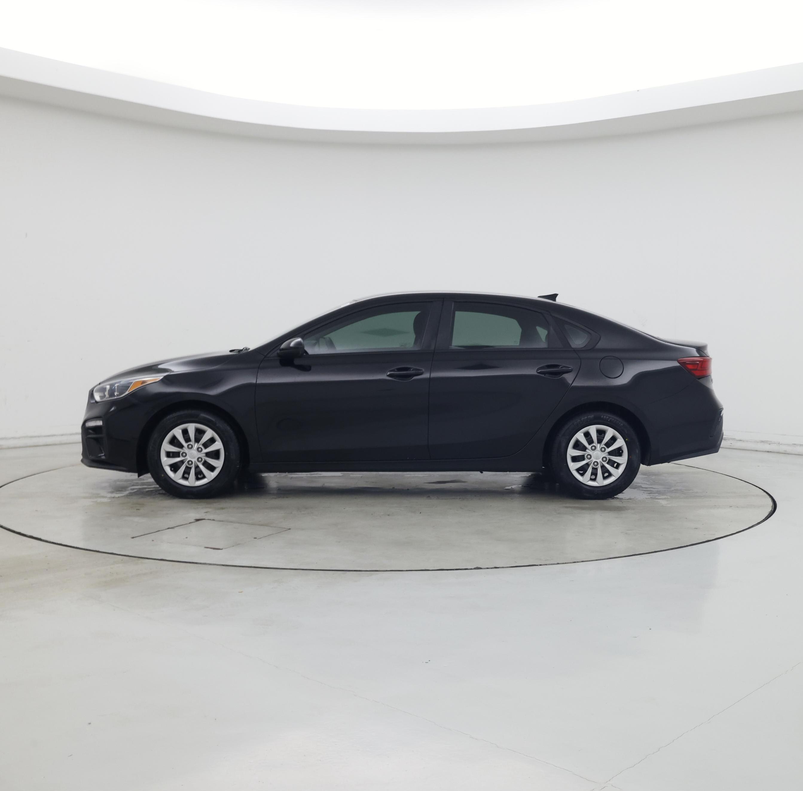 Thumbnail: 2020 Kia Forte - 3