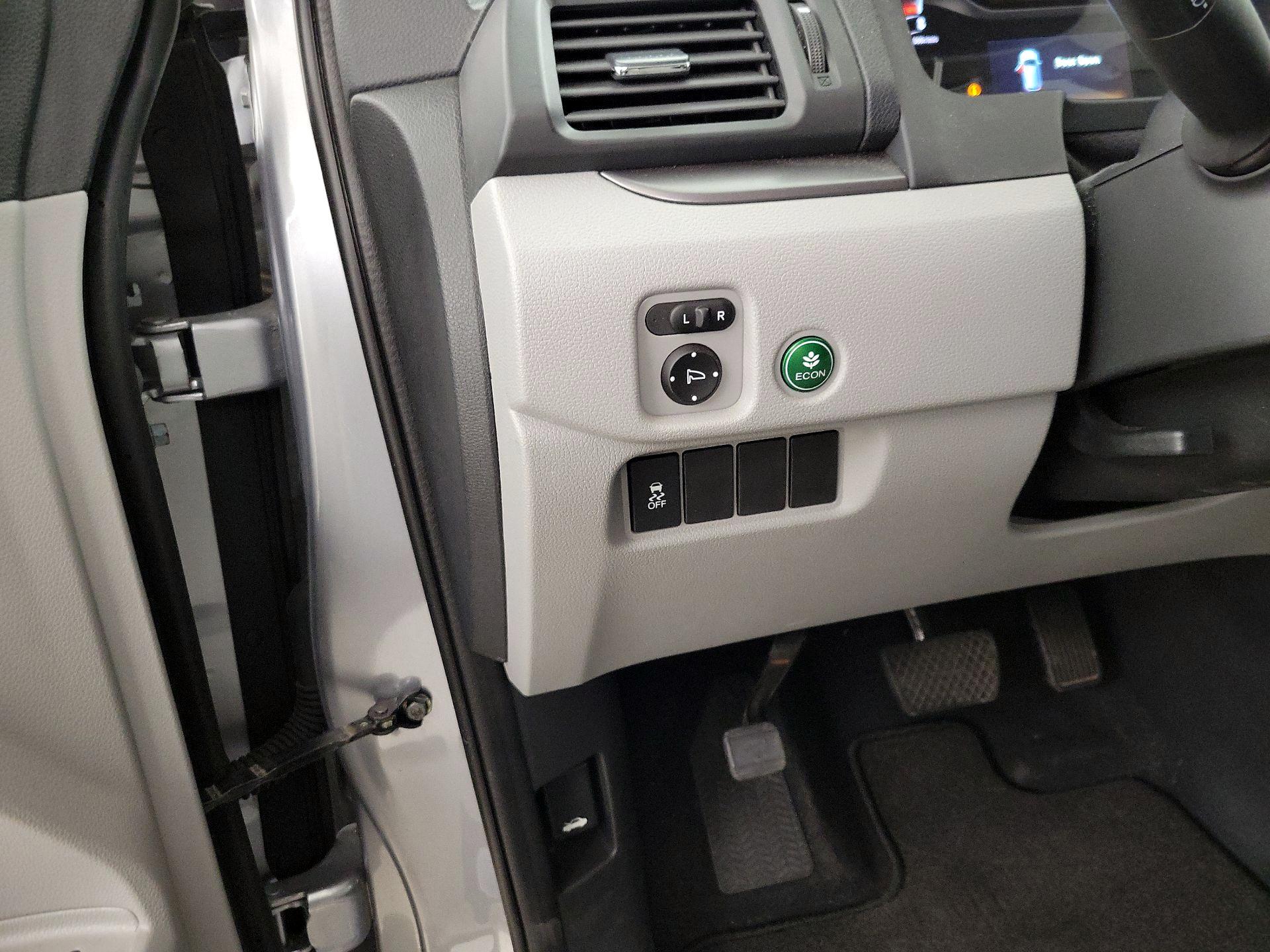 Thumbnail: 2016 Honda Pilot - 13