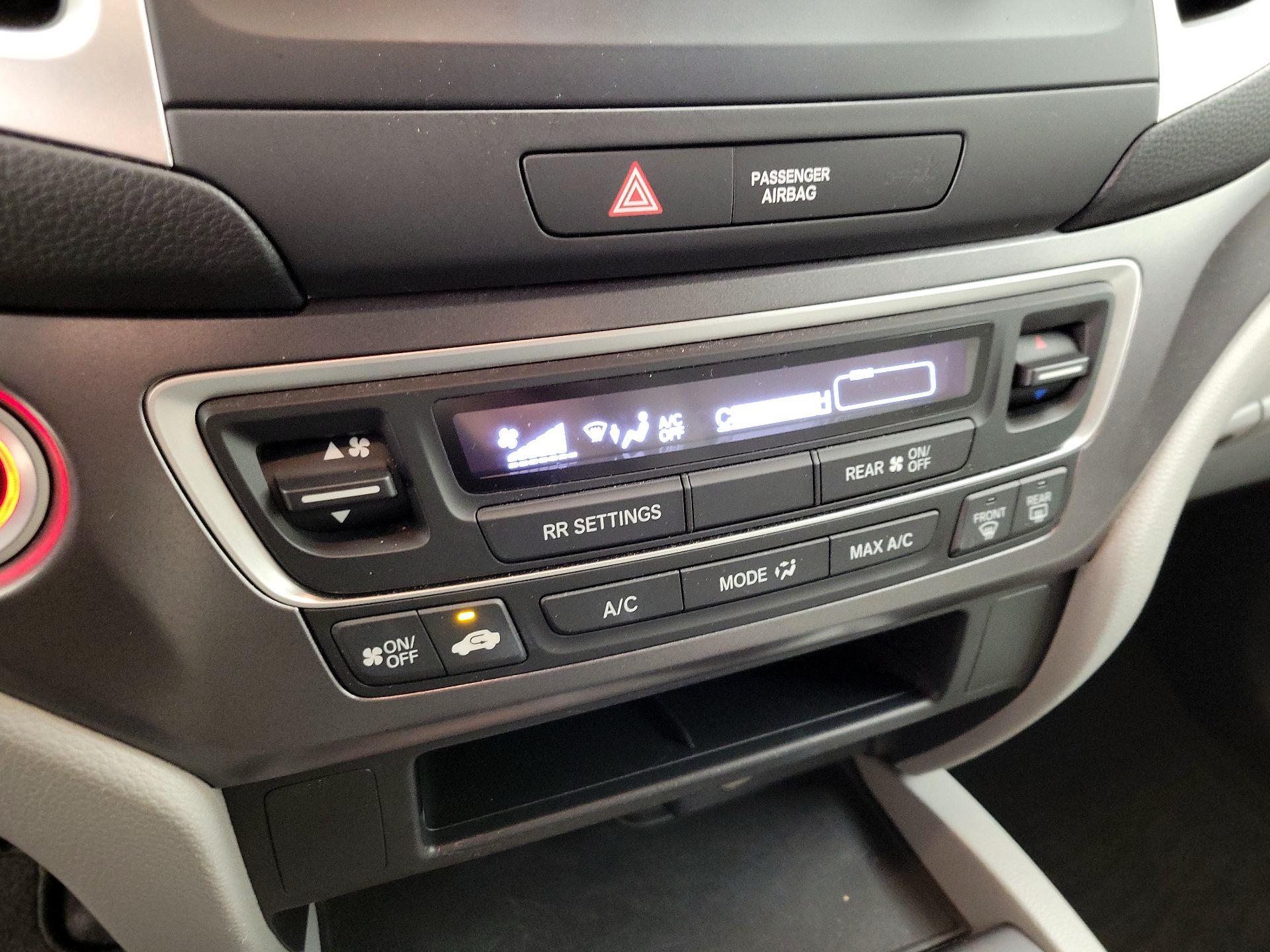 Thumbnail: 2016 Honda Pilot - 16