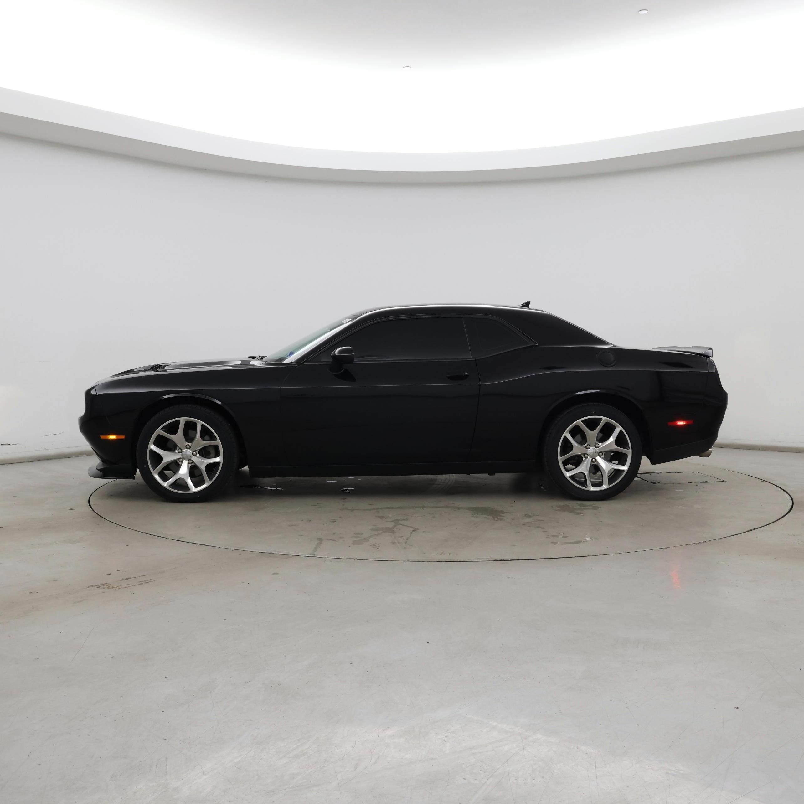 Thumbnail: 2016 Dodge Challenger - 3