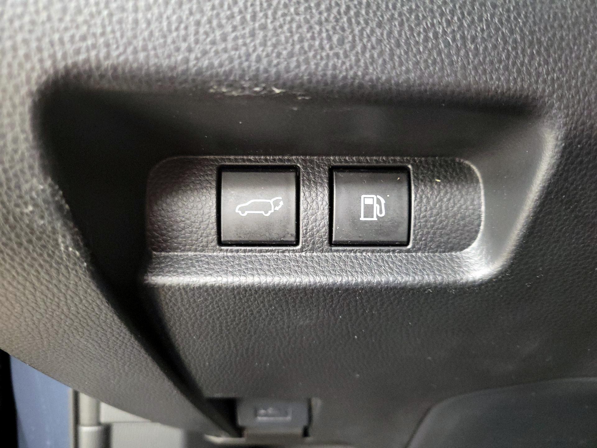 Thumbnail: 2025 Toyota Crown Signia - 13