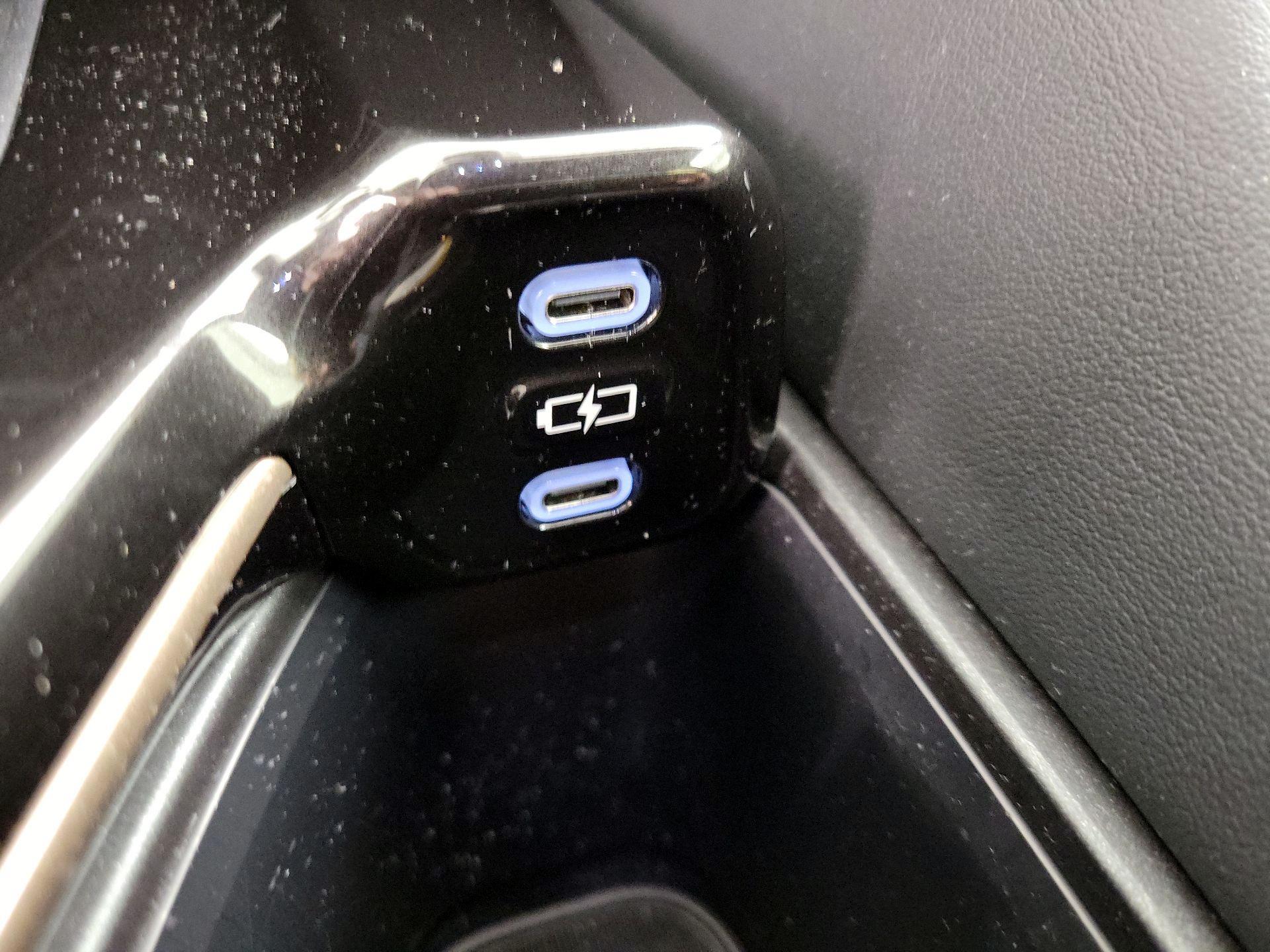 Thumbnail: 2025 Toyota Crown Signia - 18