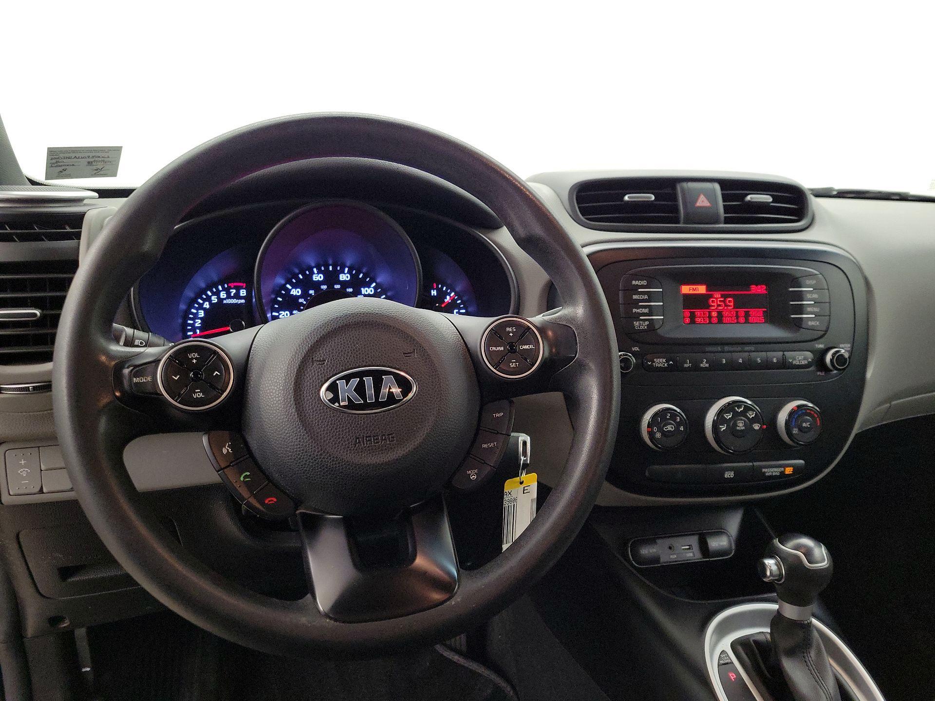 Thumbnail: 2016 Kia Soul - 10