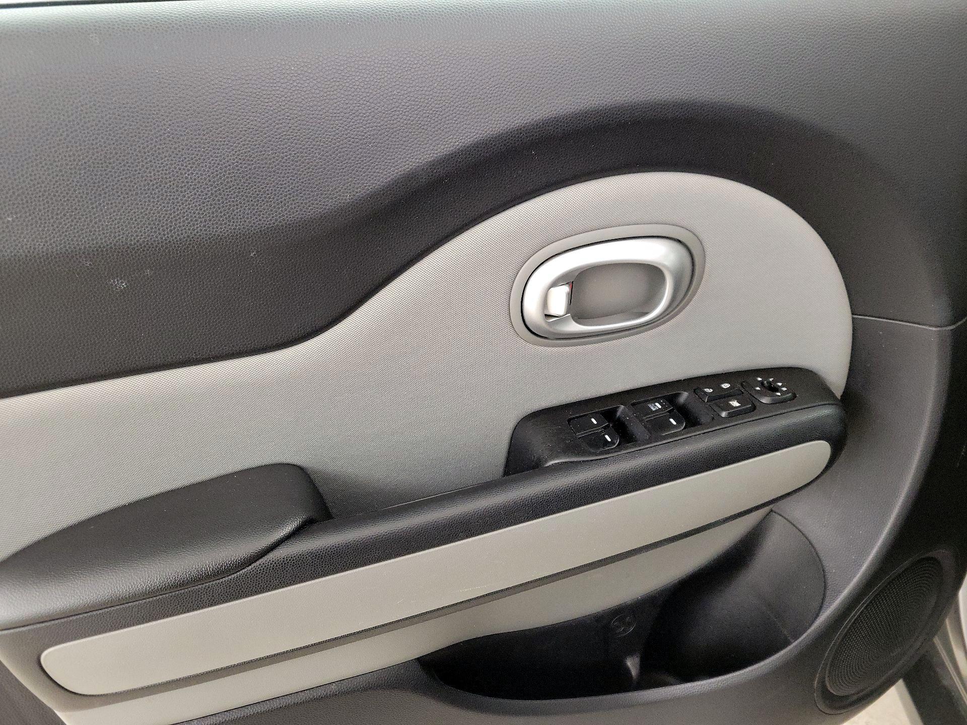 Thumbnail: 2016 Kia Soul - 12