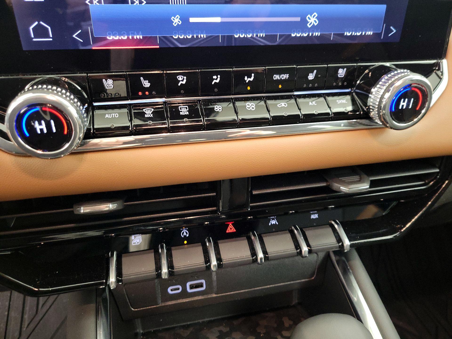 Thumbnail: 2024 GMC Canyon - 16