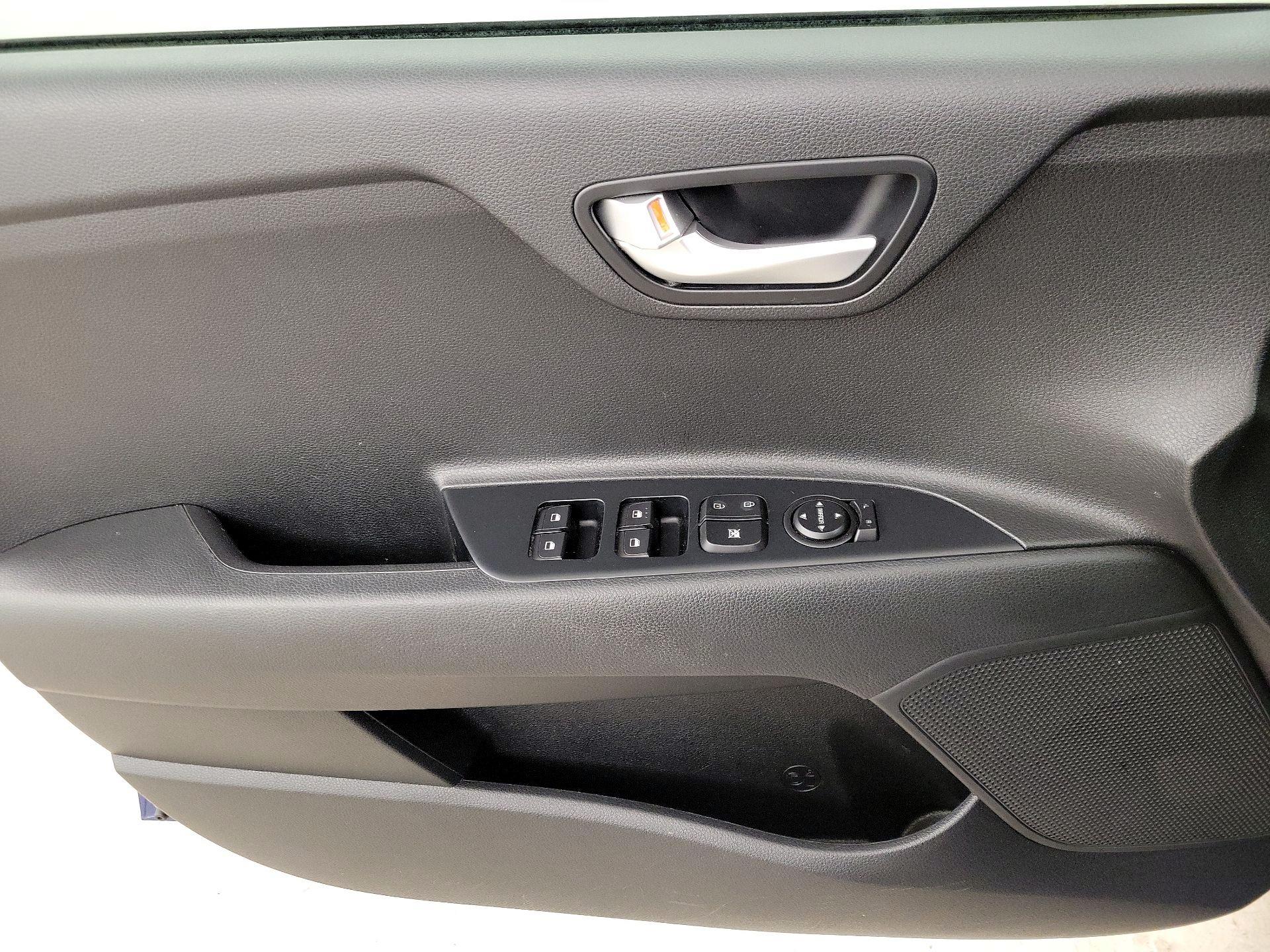 Thumbnail: 2019 Kia Rio - 12