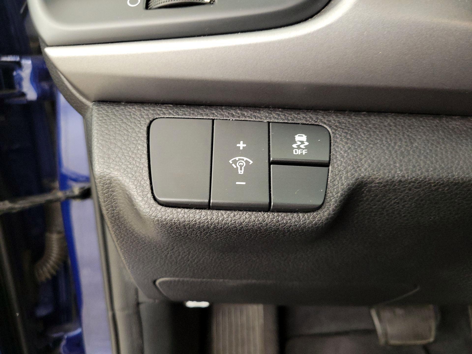 Thumbnail: 2019 Kia Rio - 13