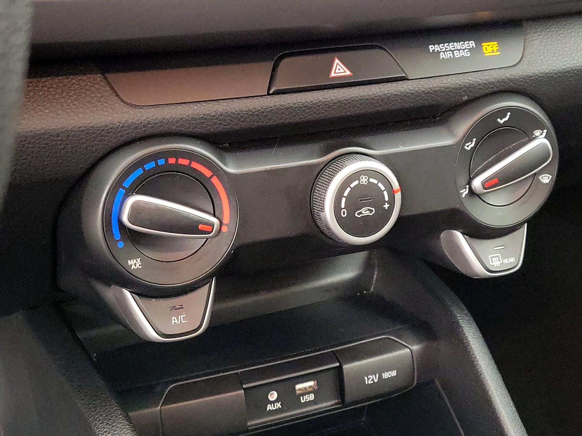 Thumbnail: 2019 Kia Rio - 16