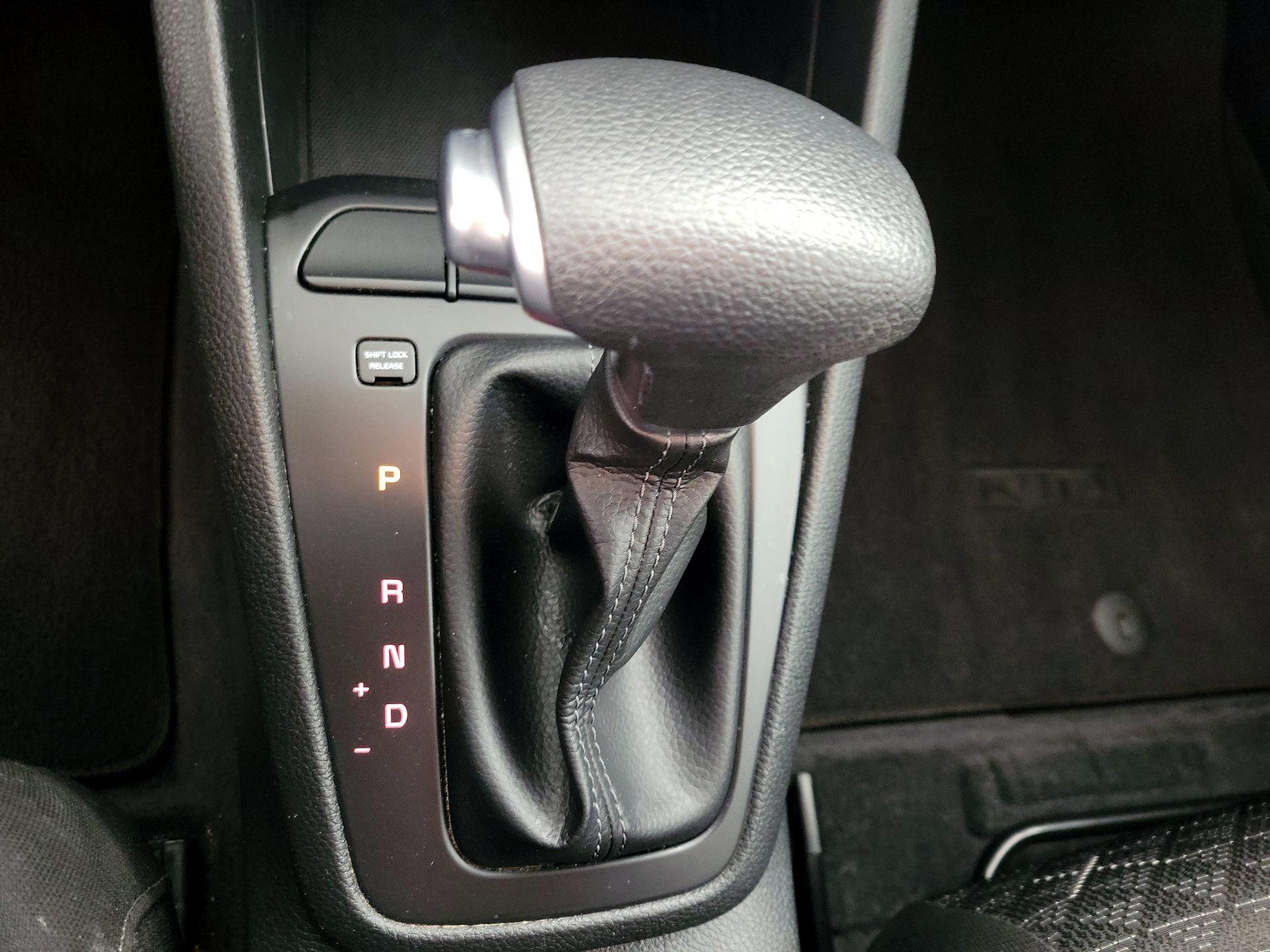 Thumbnail: 2019 Kia Rio - 17