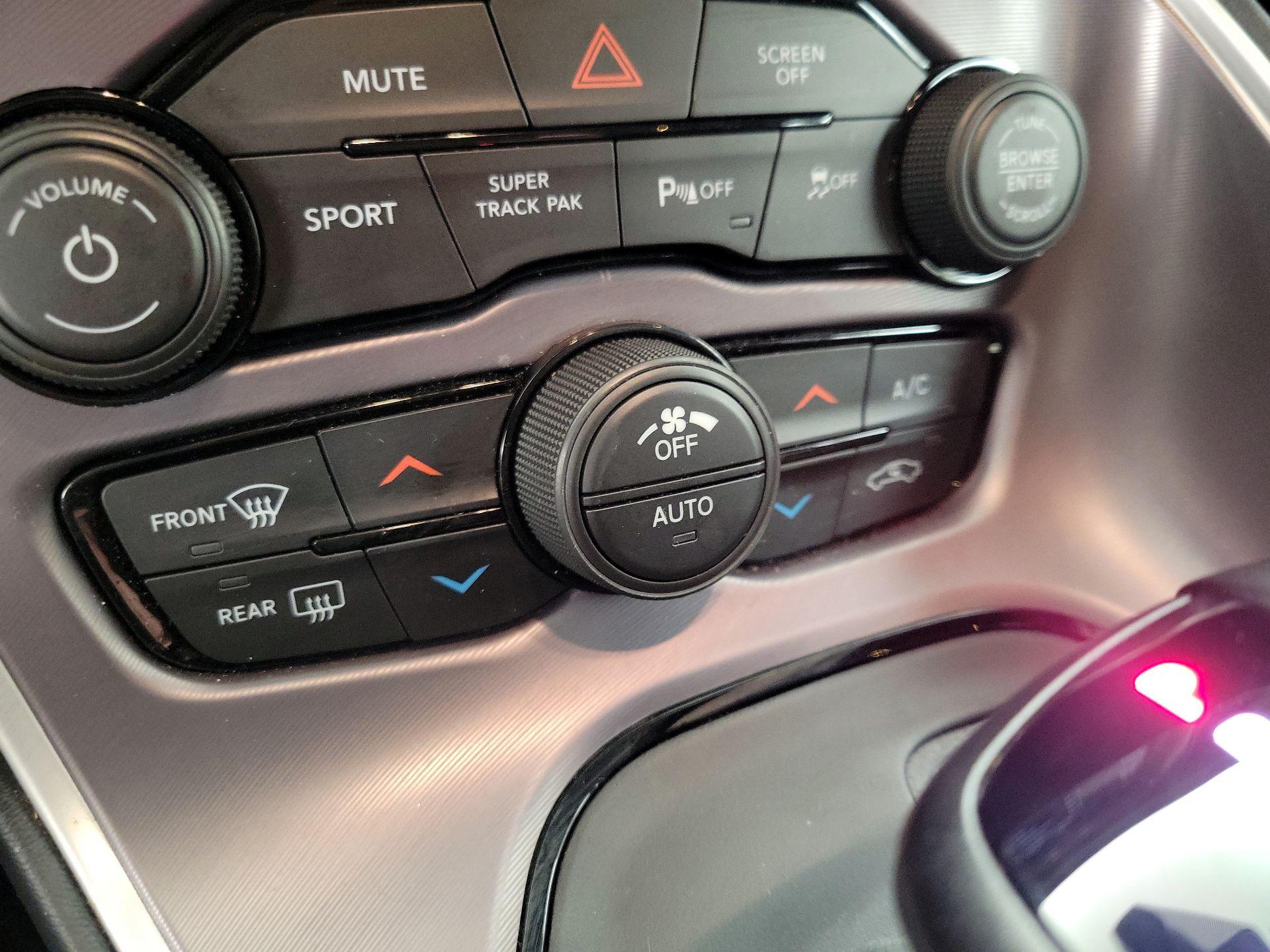 Thumbnail: 2022 Dodge Challenger - 17