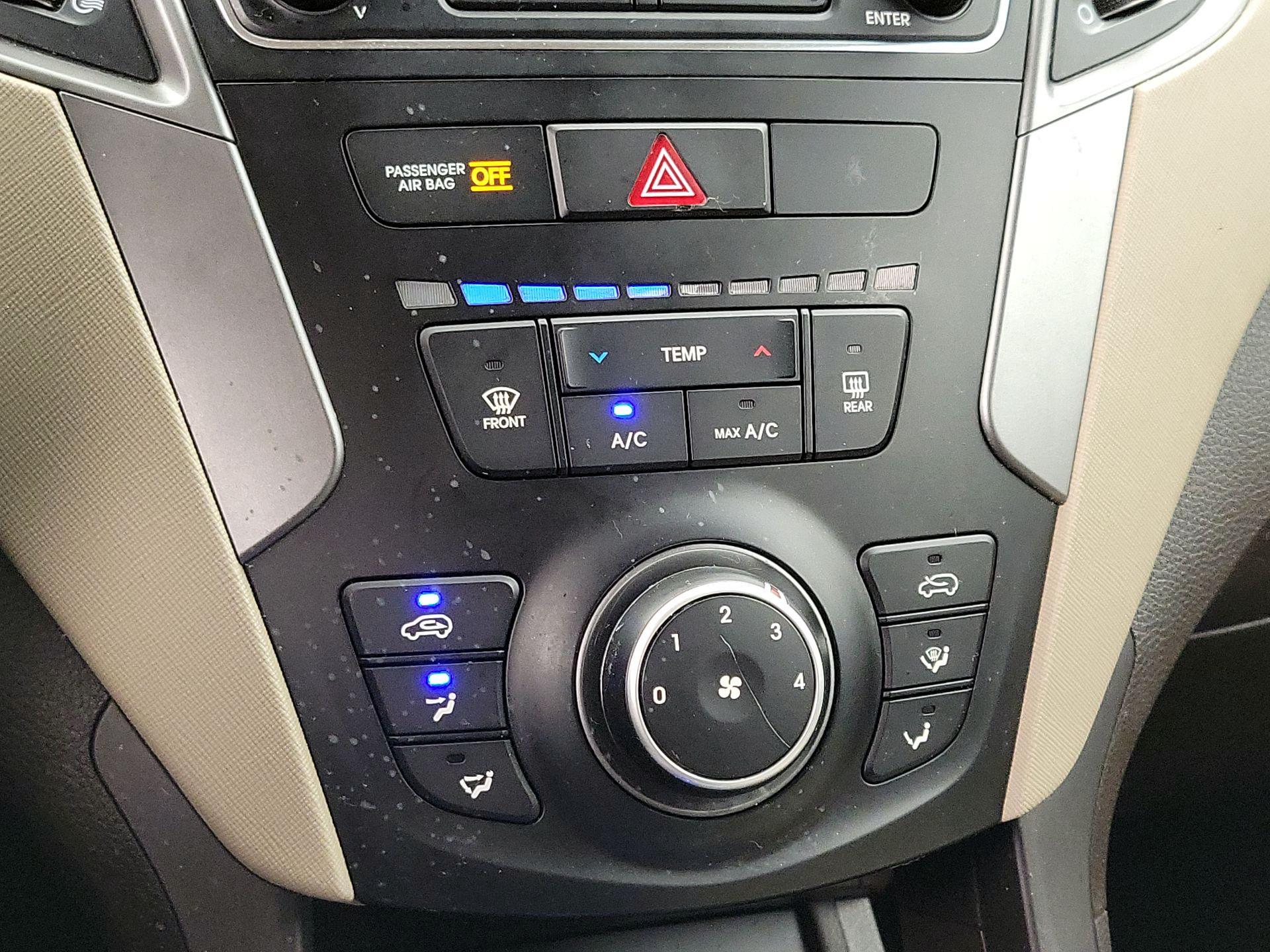 Thumbnail: 2018 Hyundai Santa Fe - 16