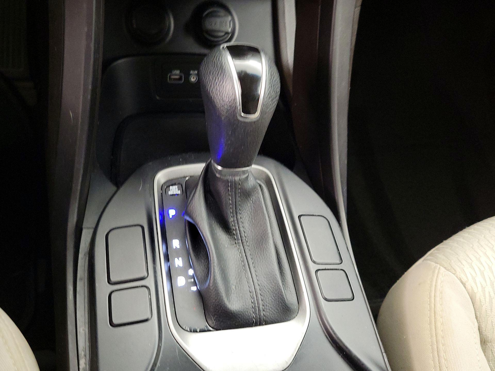 Thumbnail: 2018 Hyundai Santa Fe - 17