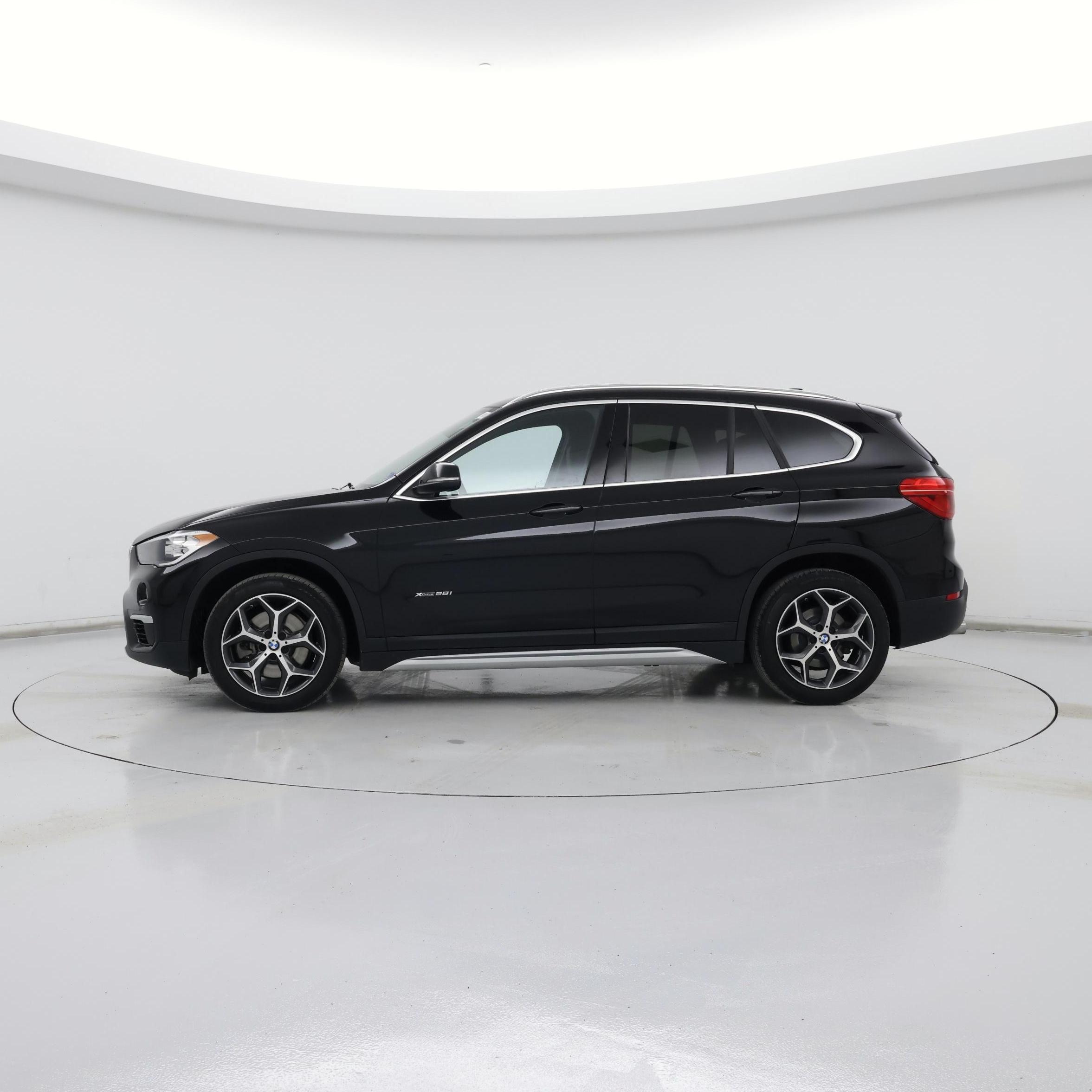 Thumbnail: 2018 BMW X1 - 3