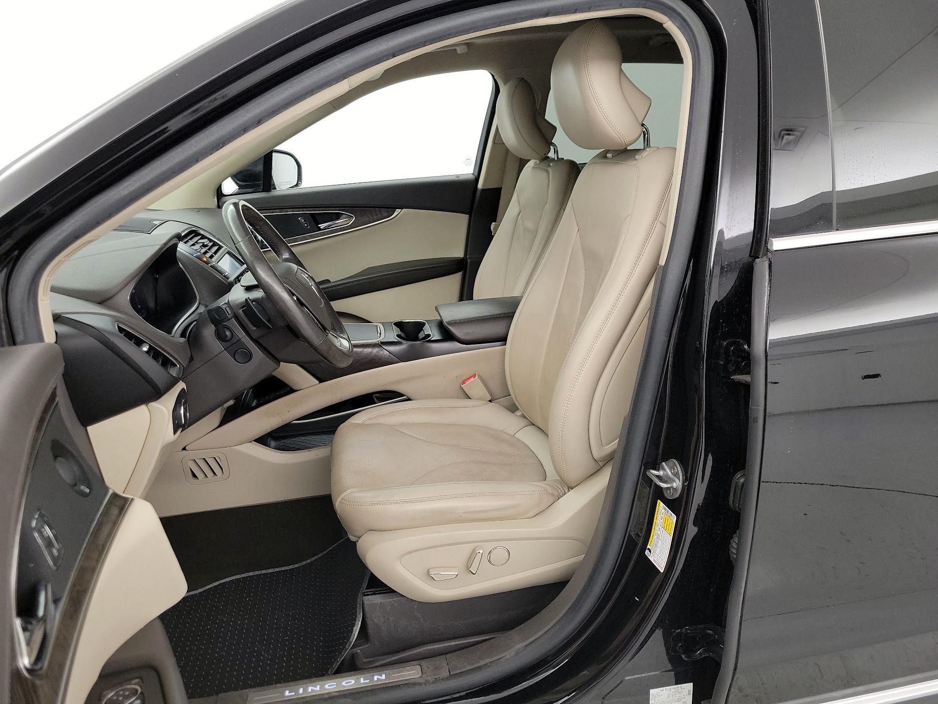Thumbnail: 2019 Lincoln Nautilus - 11