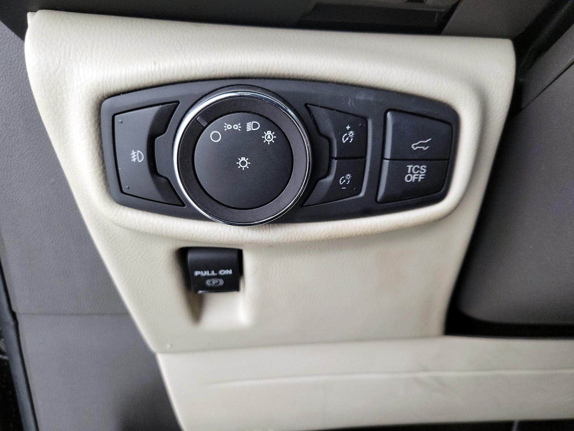 Thumbnail: 2019 Lincoln Nautilus - 13