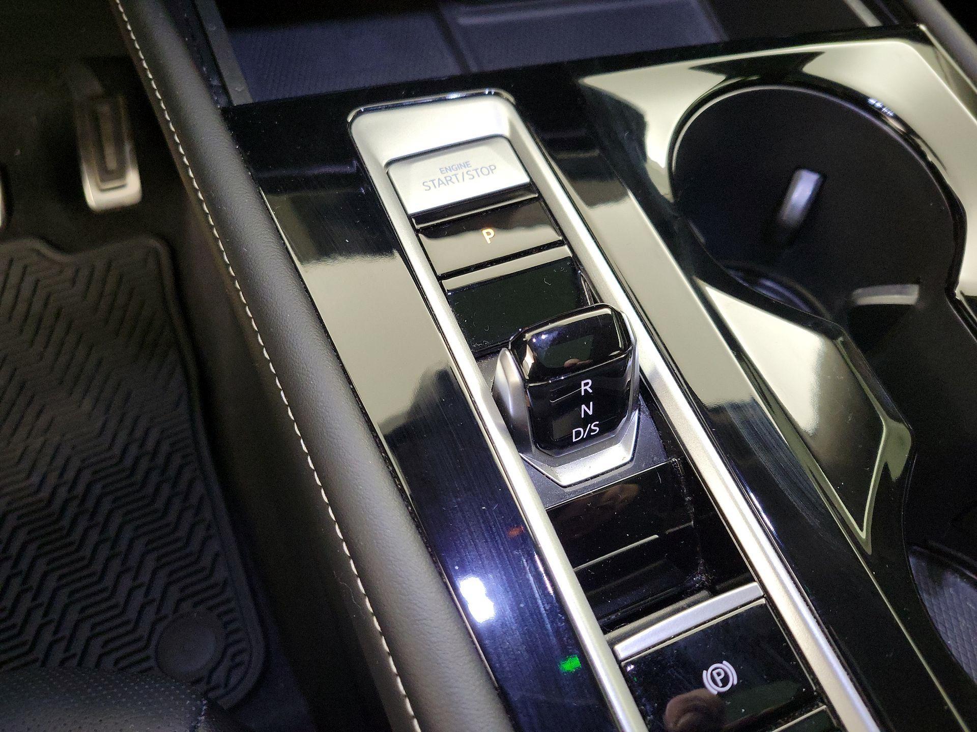 Thumbnail: 2024 Volkswagen Atlas - 17