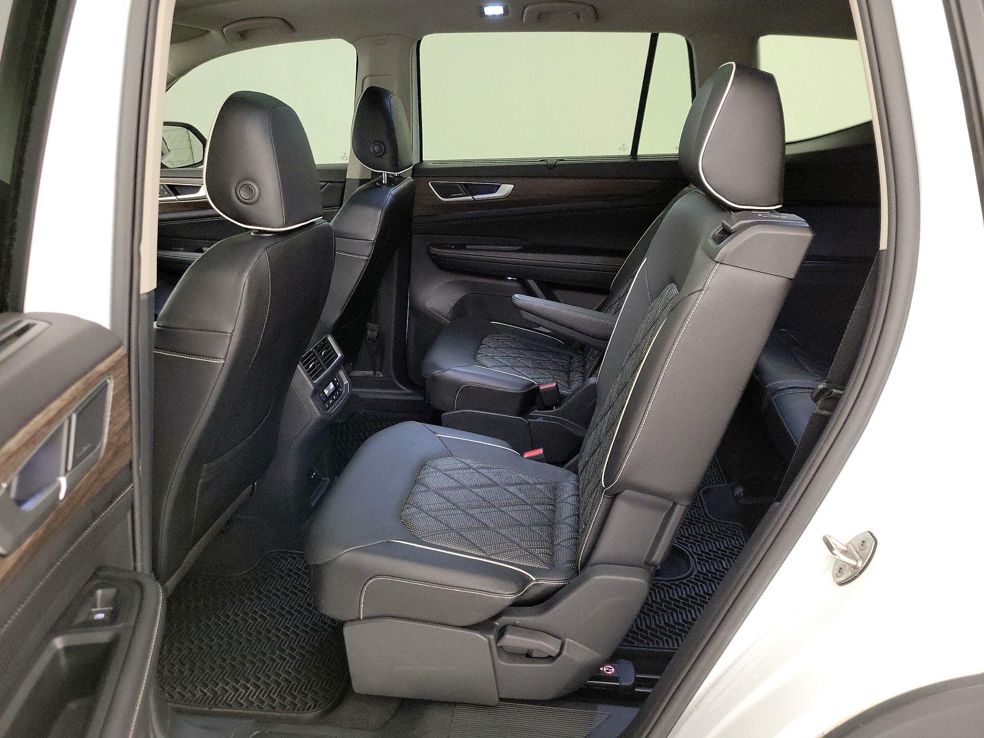 Thumbnail: 2024 Volkswagen Atlas - 20