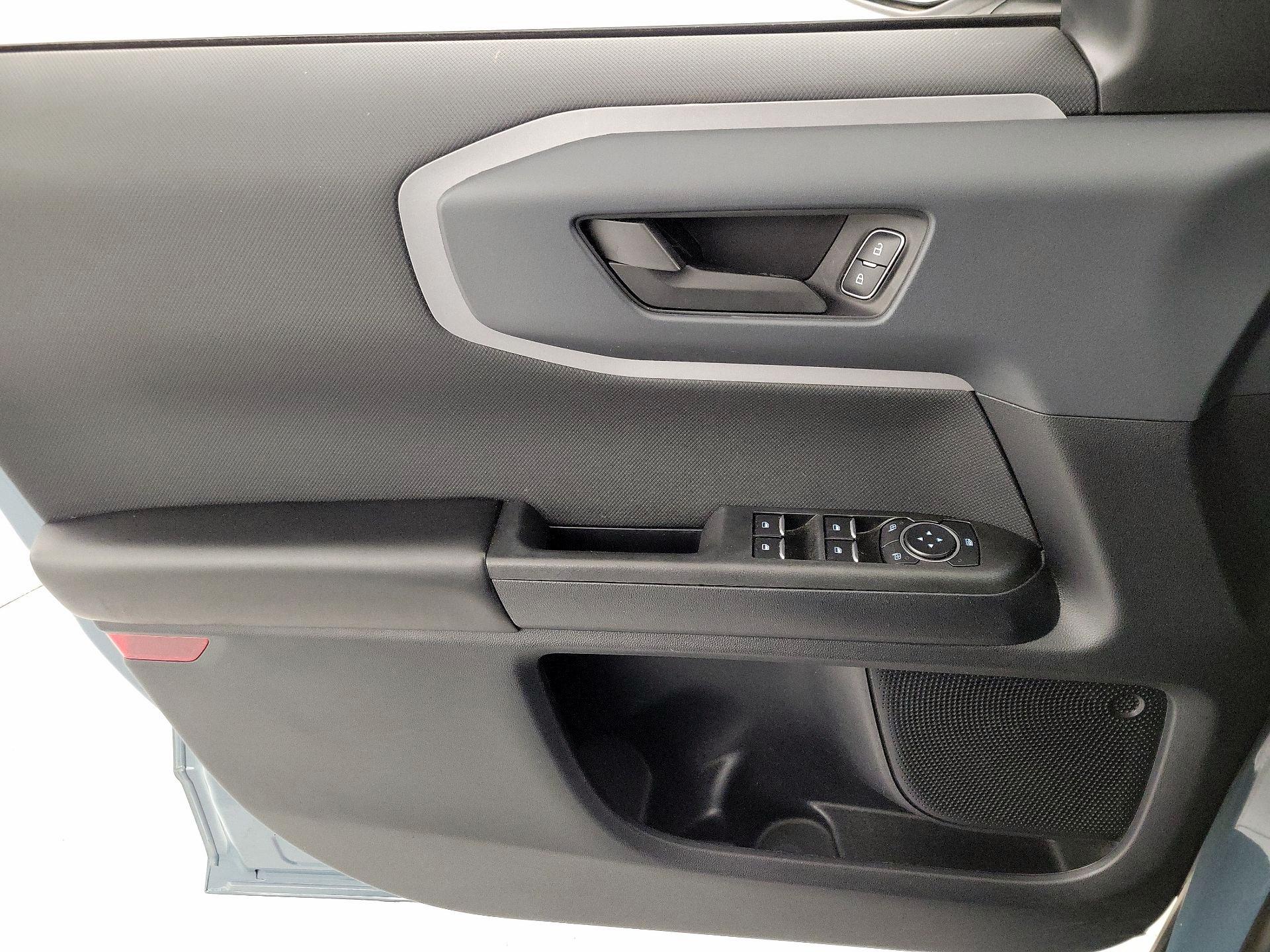 Thumbnail: 2022 Ford Bronco Sport - 12