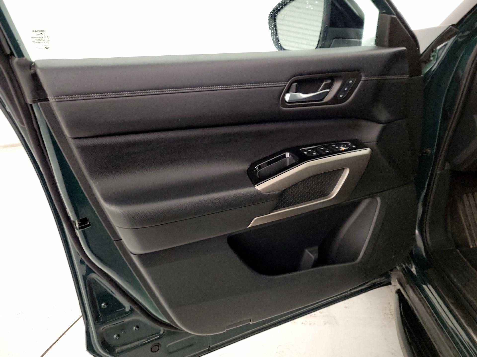 Thumbnail: 2023 Nissan Pathfinder - 12