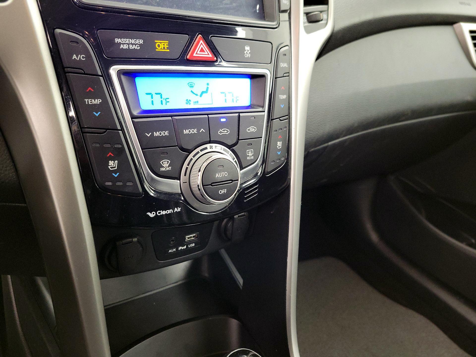 Thumbnail: 2017 Hyundai Elantra - 17