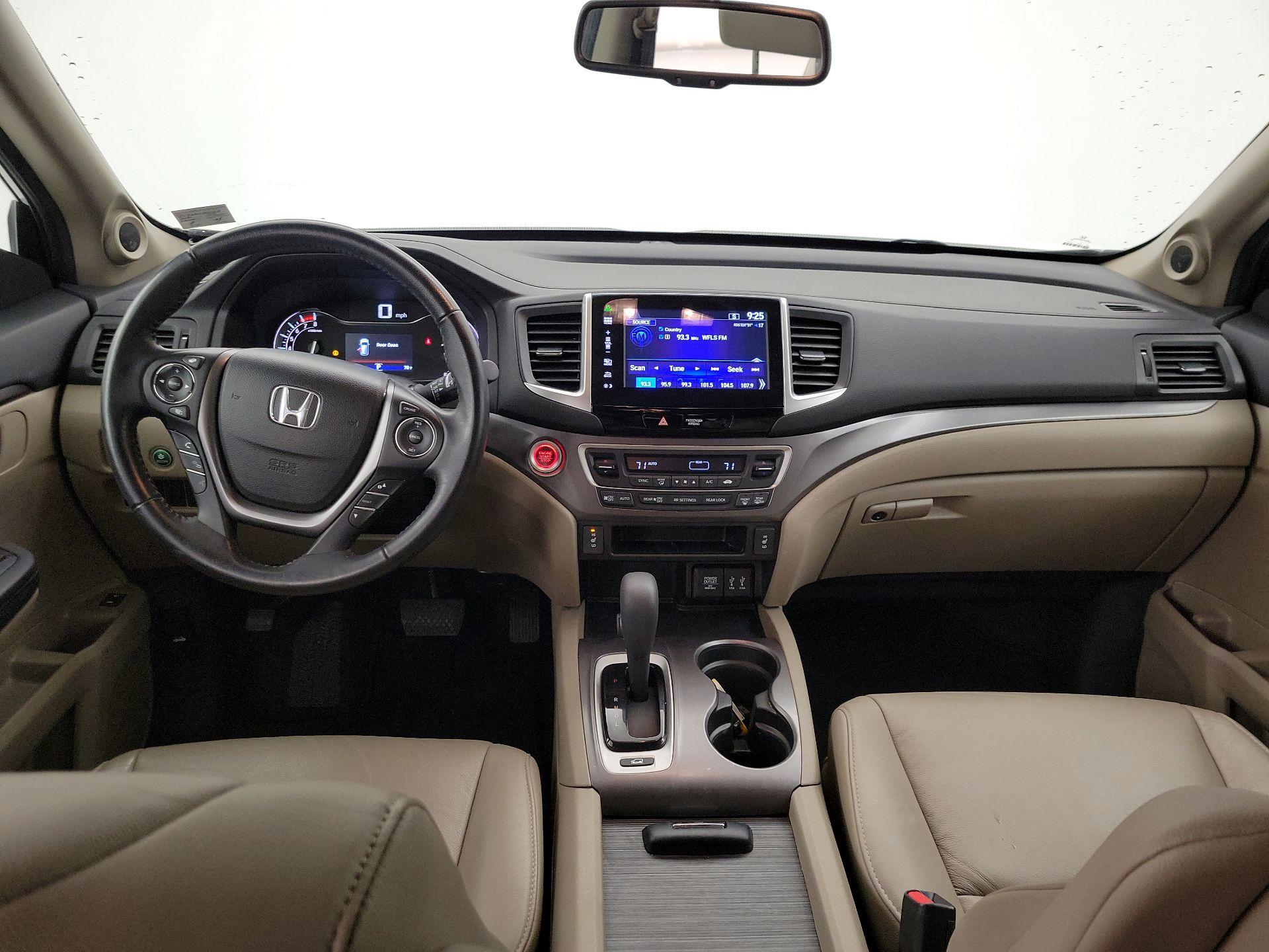 Thumbnail: 2016 Honda Pilot - 9