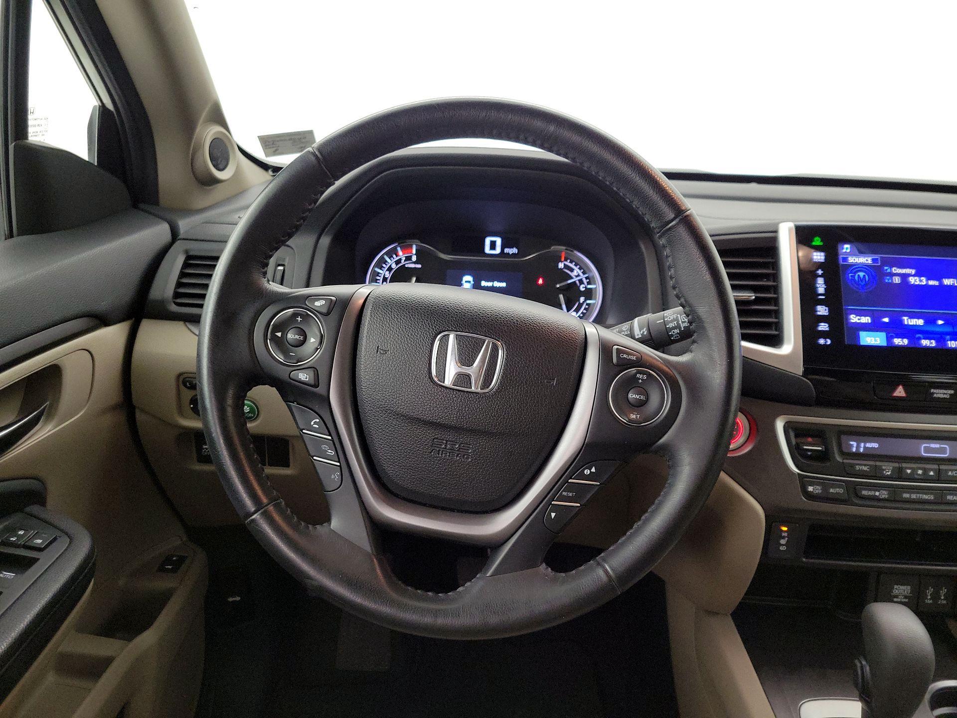 Thumbnail: 2016 Honda Pilot - 10