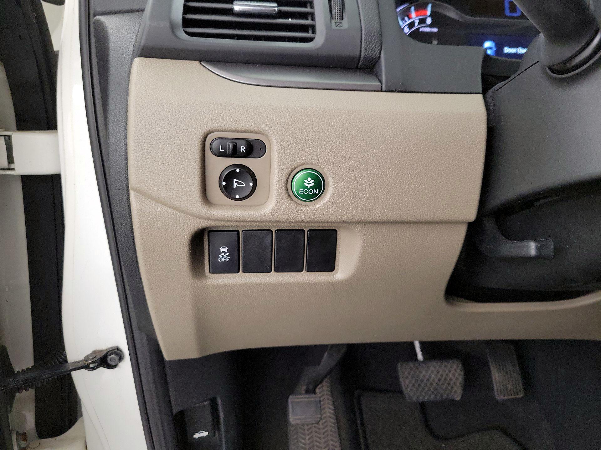 Thumbnail: 2016 Honda Pilot - 13