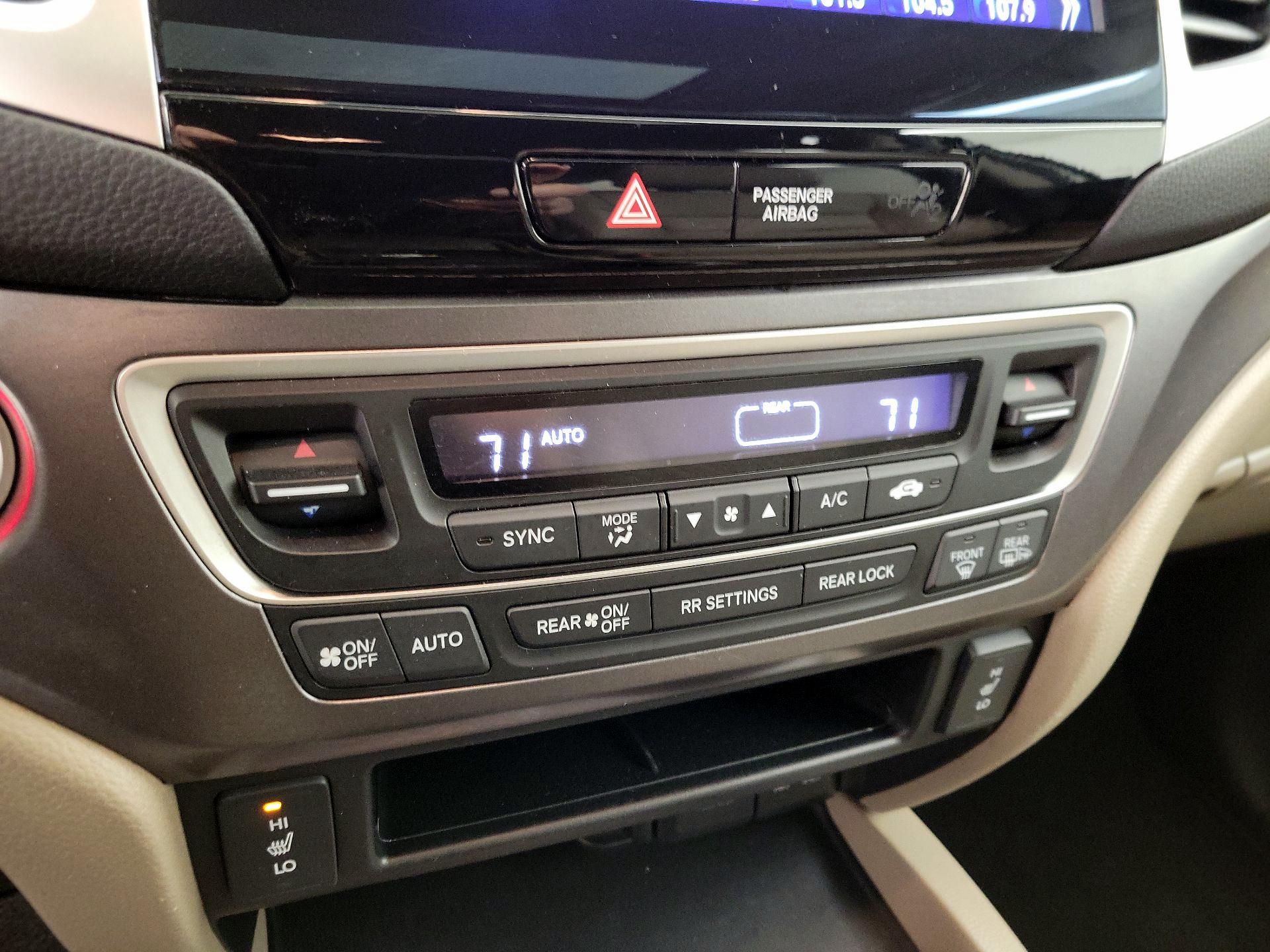 Thumbnail: 2016 Honda Pilot - 16