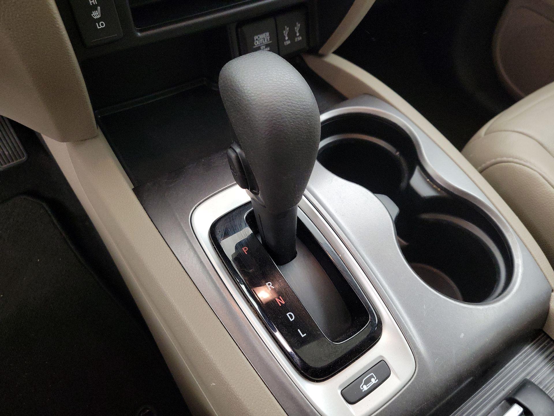 Thumbnail: 2016 Honda Pilot - 17