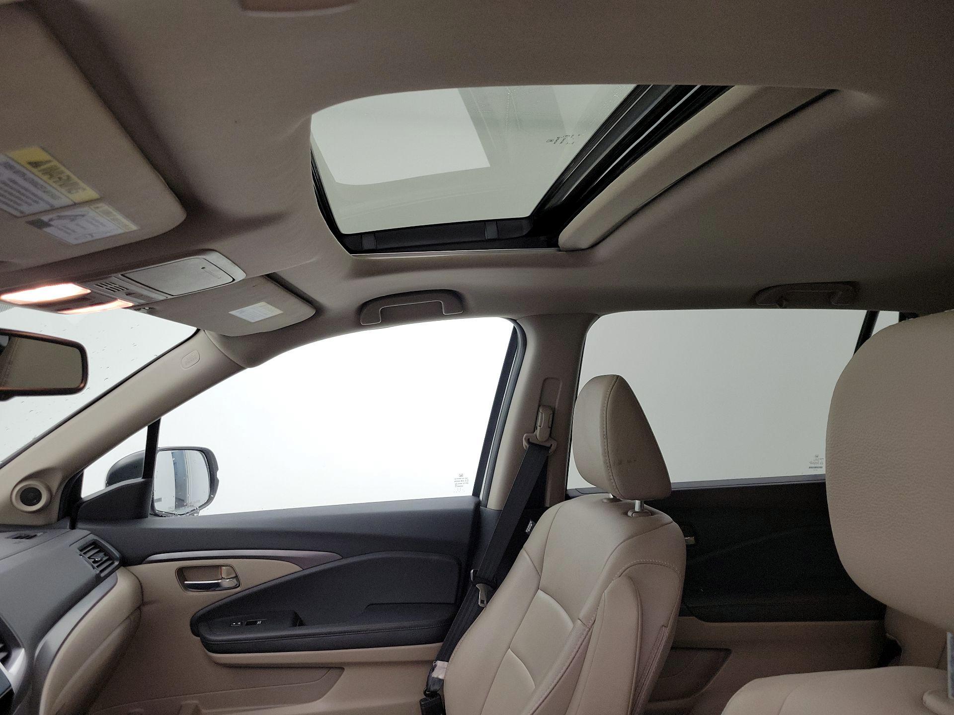 Thumbnail: 2016 Honda Pilot - 19