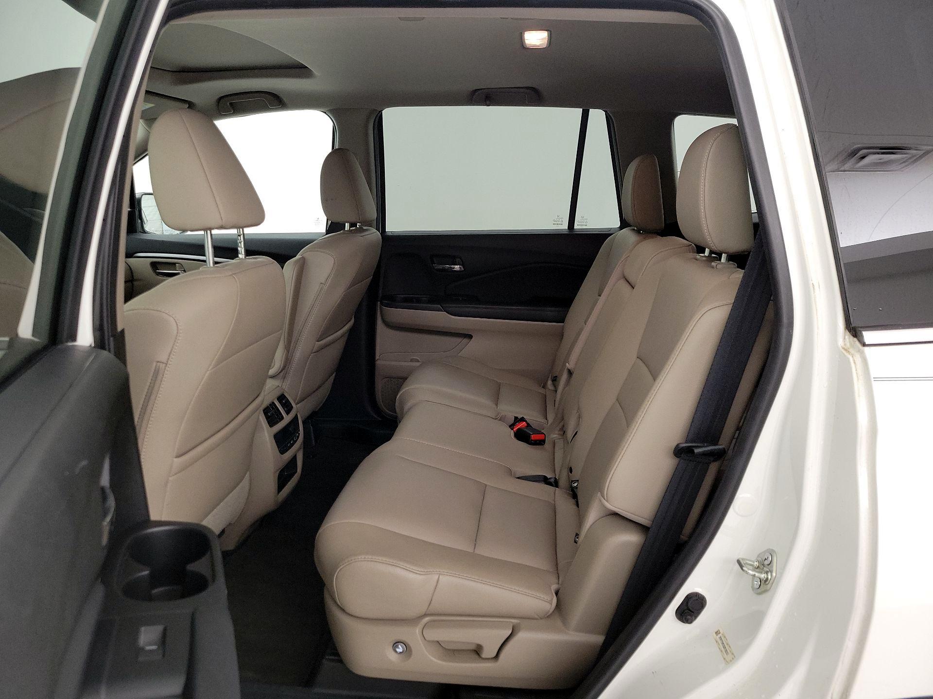 Thumbnail: 2016 Honda Pilot - 20