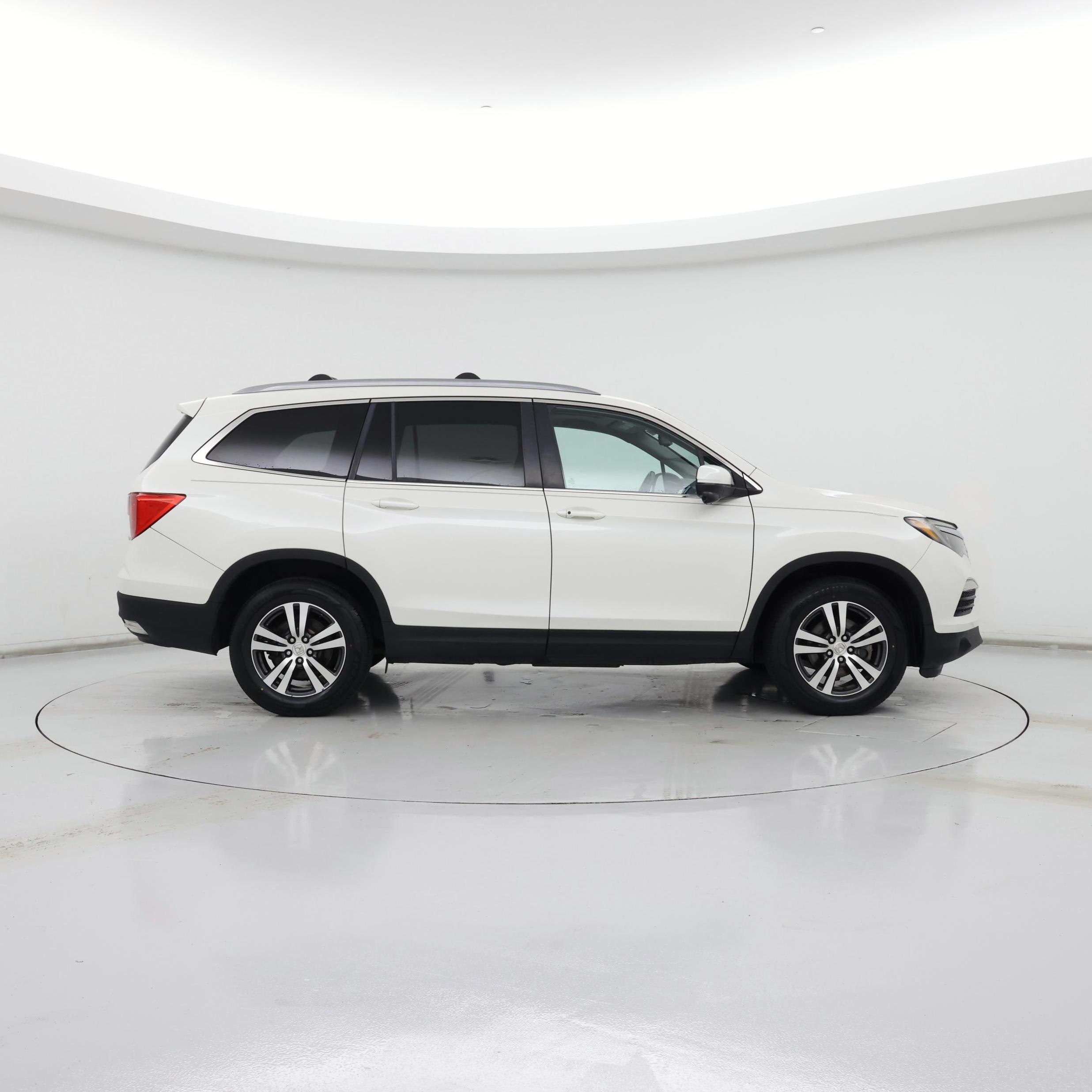 Thumbnail: 2016 Honda Pilot - 7